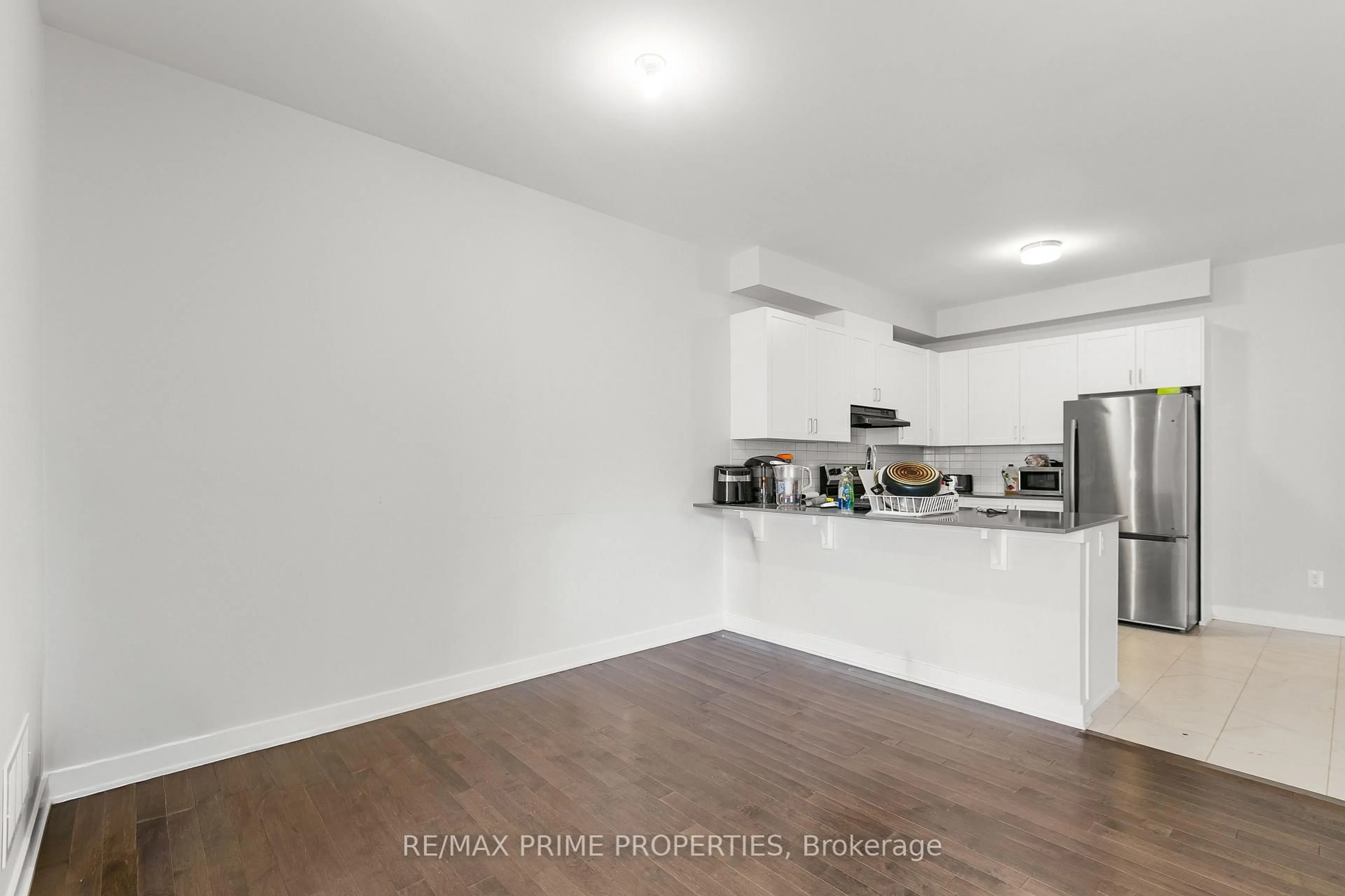 Standard kitchen, unknown for 834 Bascule Pl, Richmond Ontario K0A 2Z0