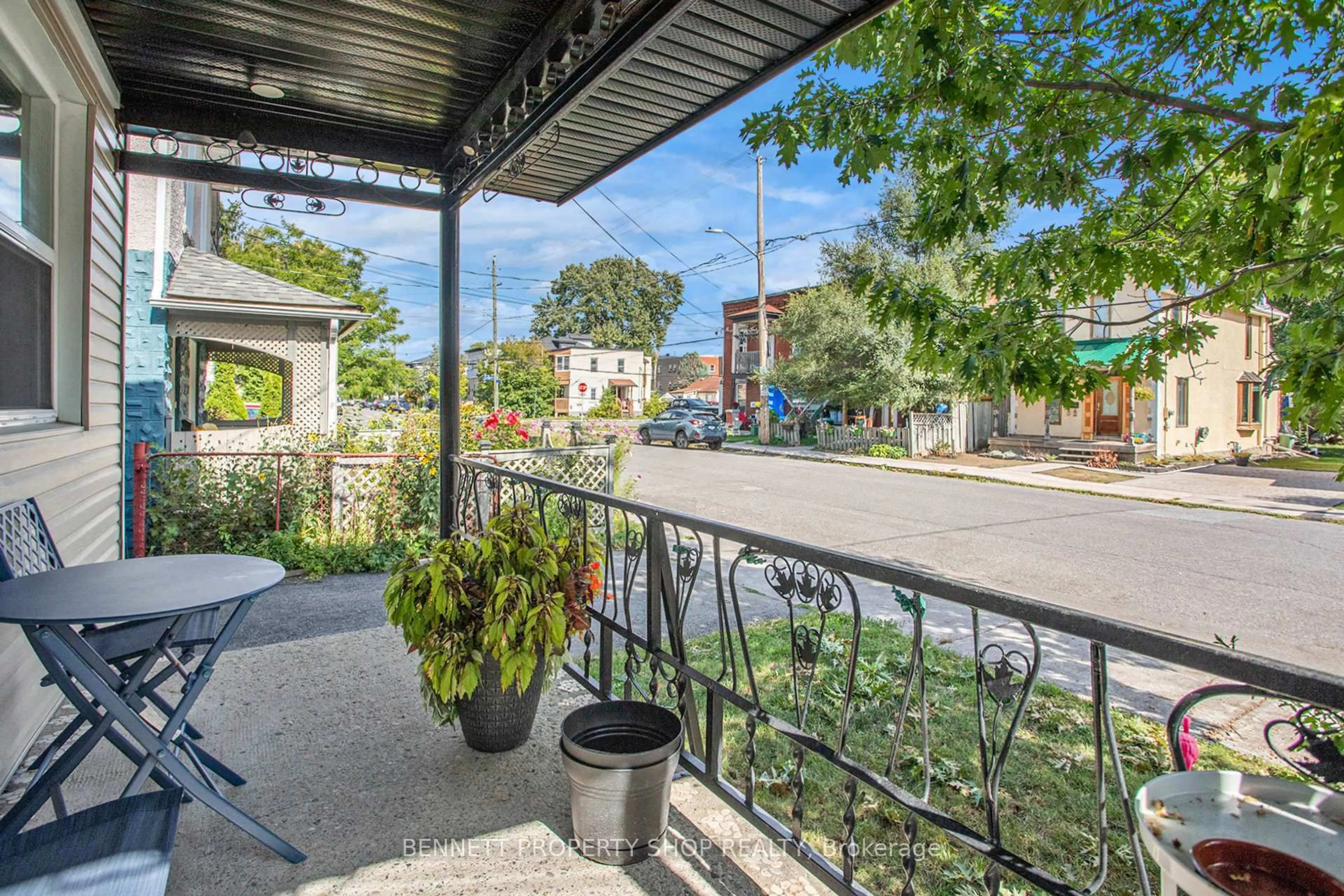 Patio, street for 53 Laval St, Ottawa Ontario K1L 7Z7