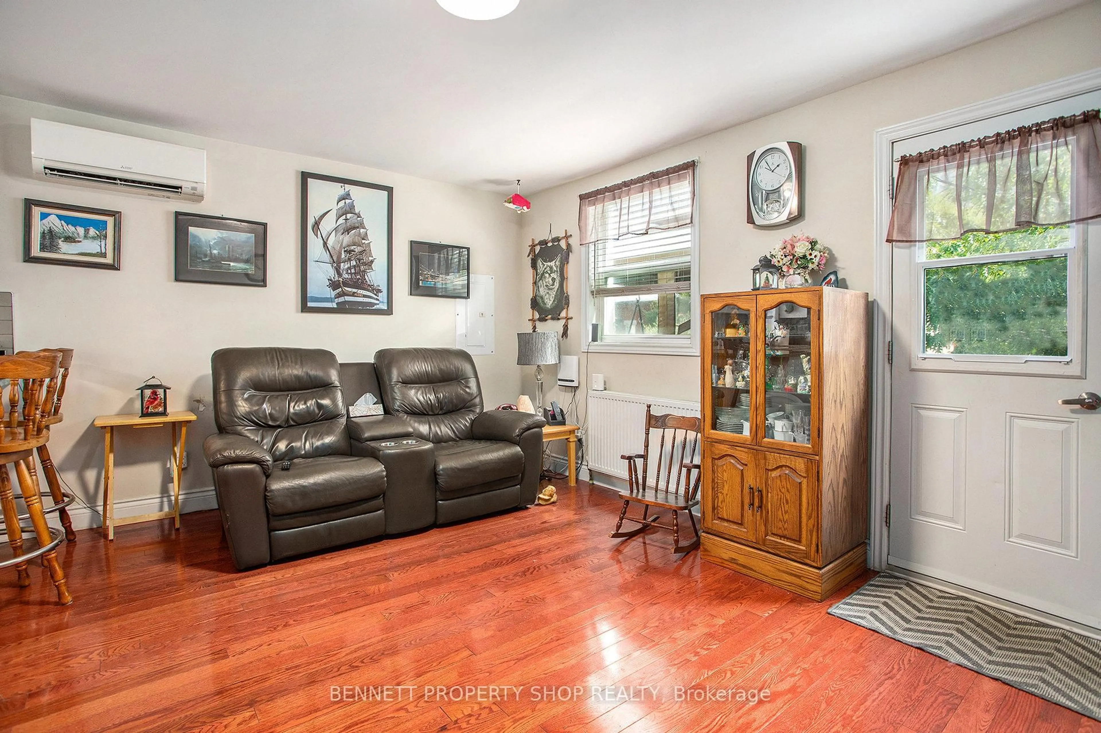 Living room with furniture, unknown for 53 Laval St, Ottawa Ontario K1L 7Z7