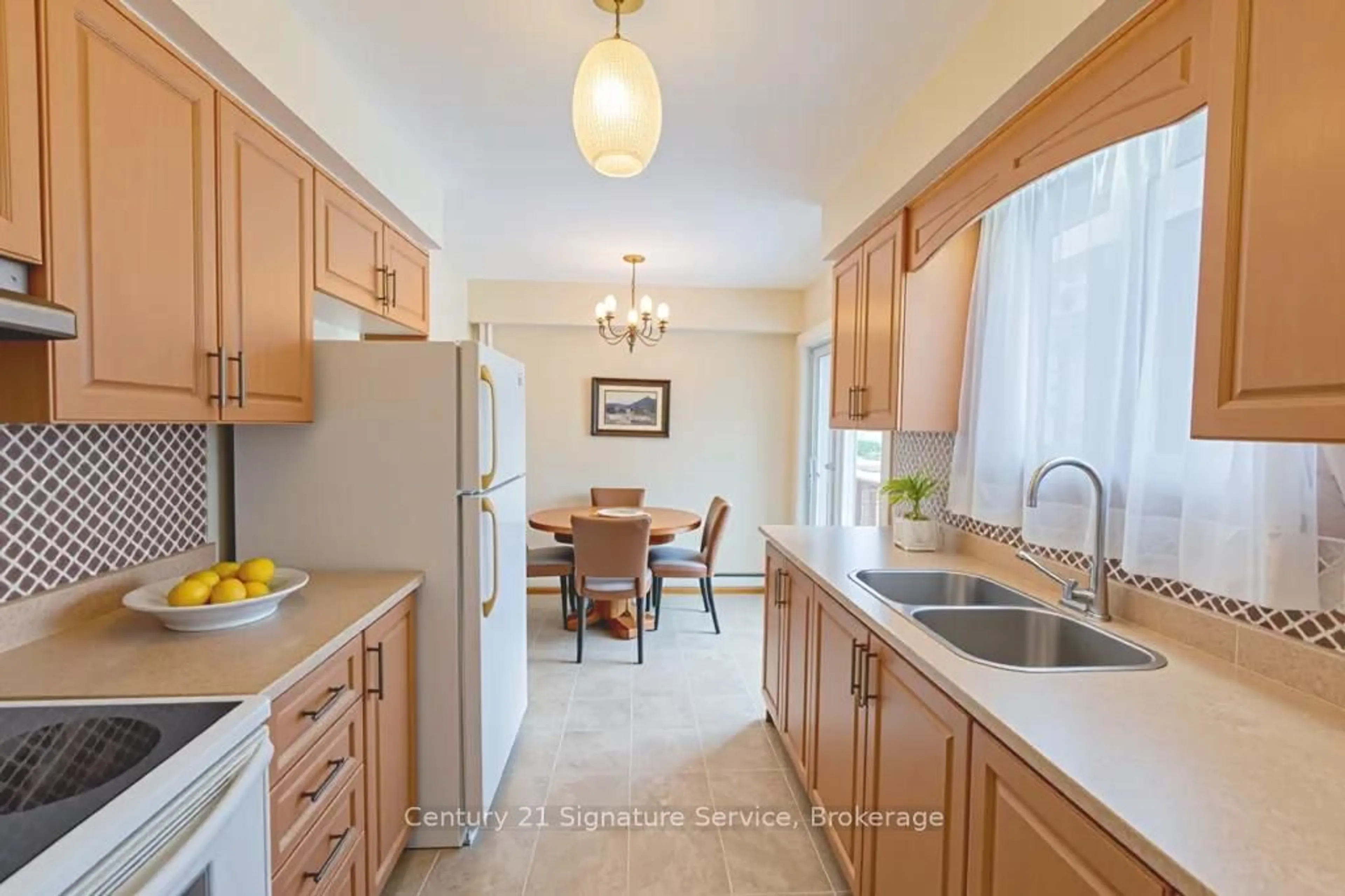 Standard kitchen, ceramic/tile floor for 15 Joy Crt, Hamilton Ontario L8K 5R7