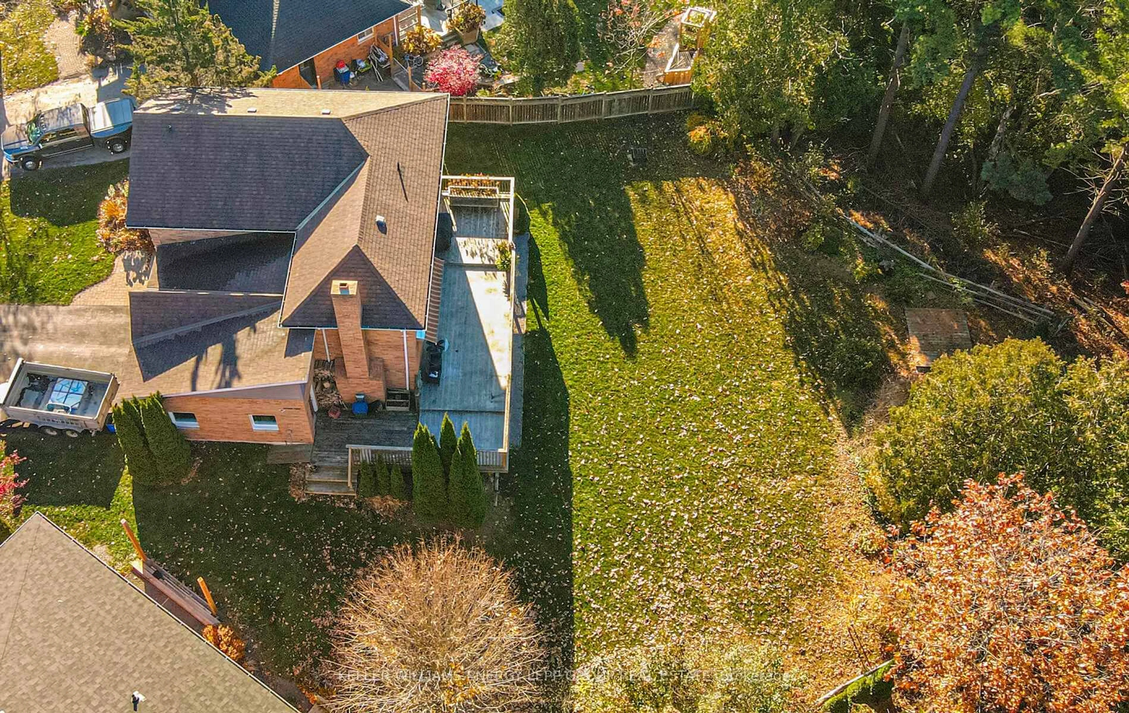 A pic from outside/outdoor area/front of a property/back of a property/a pic from drone, unknown for 7 Herbert Pl, Port Hope Ontario L1A 4G7