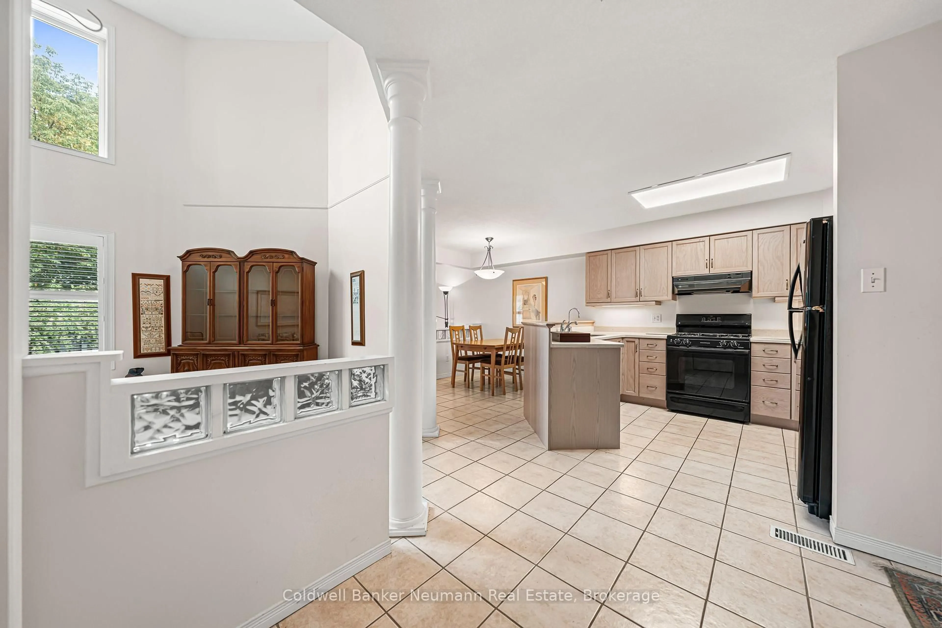 Open concept kitchen, ceramic/tile floor for 7 Camm Cres, Guelph Ontario N1L 1J9