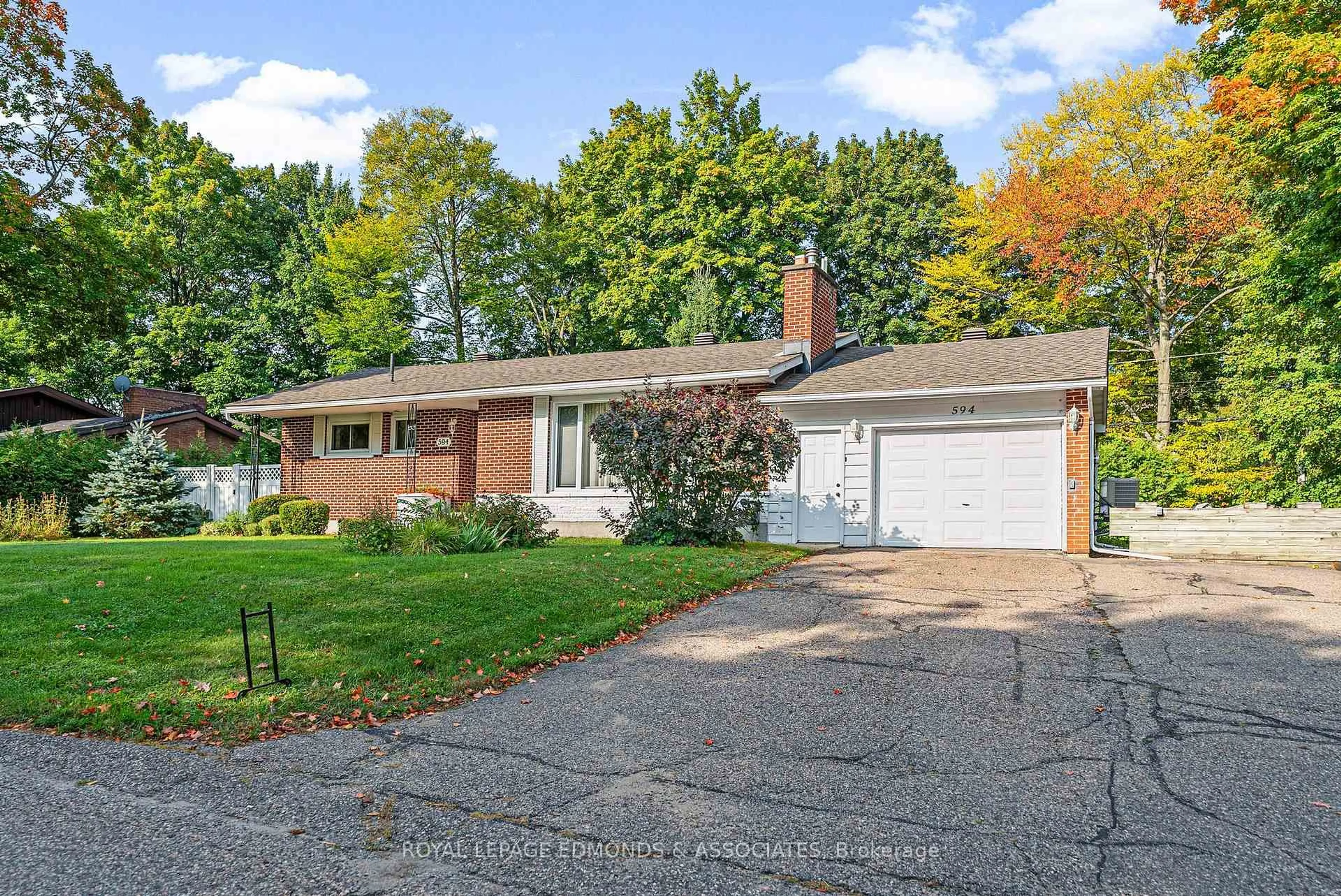 Home with brick exterior material, street for 594 Elizabeth St, Pembroke Ontario K8A 1X2