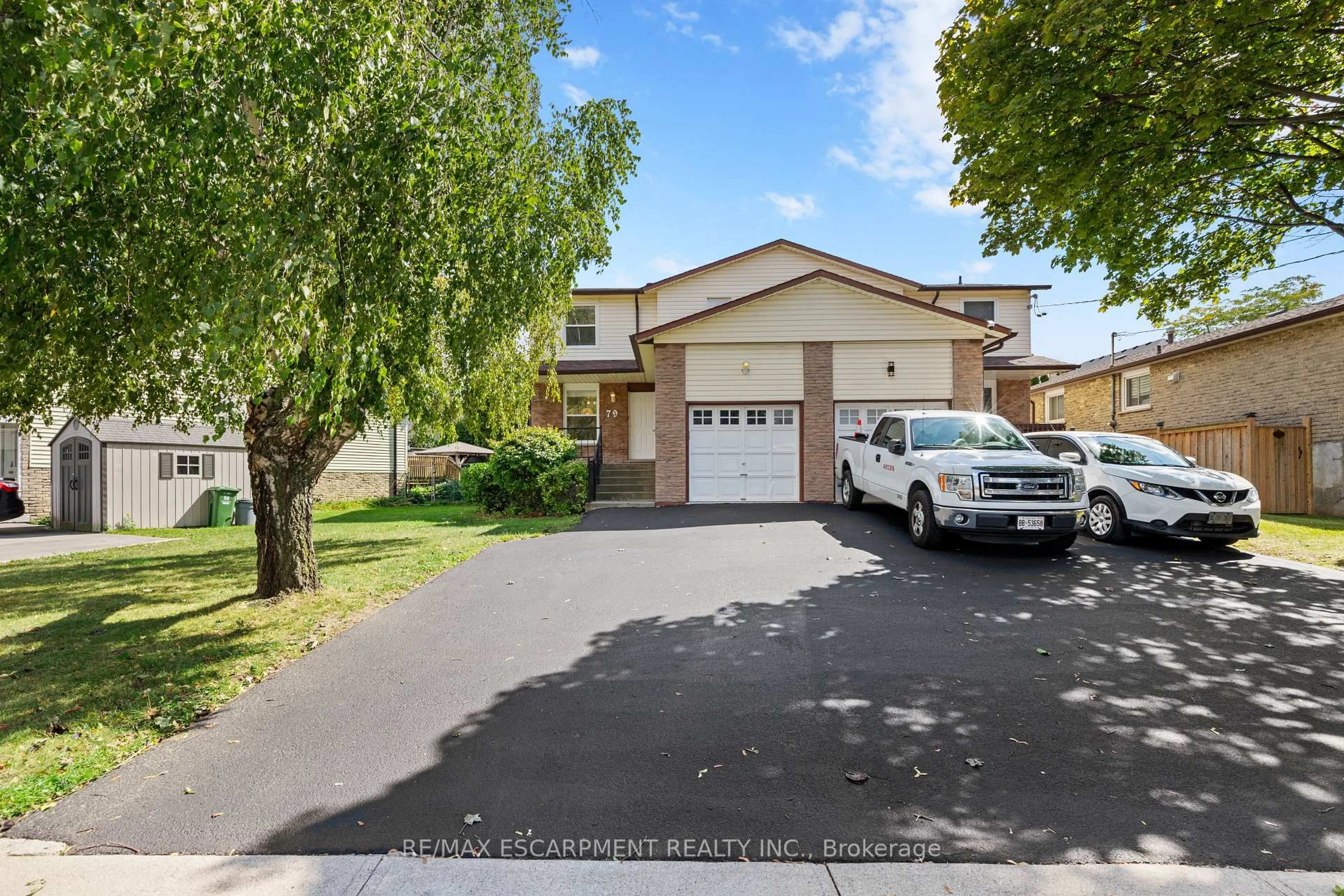 A pic from outside/outdoor area/front of a property/back of a property/a pic from drone, street for 79 Adis Ave, Hamilton Ontario L9C 6T9