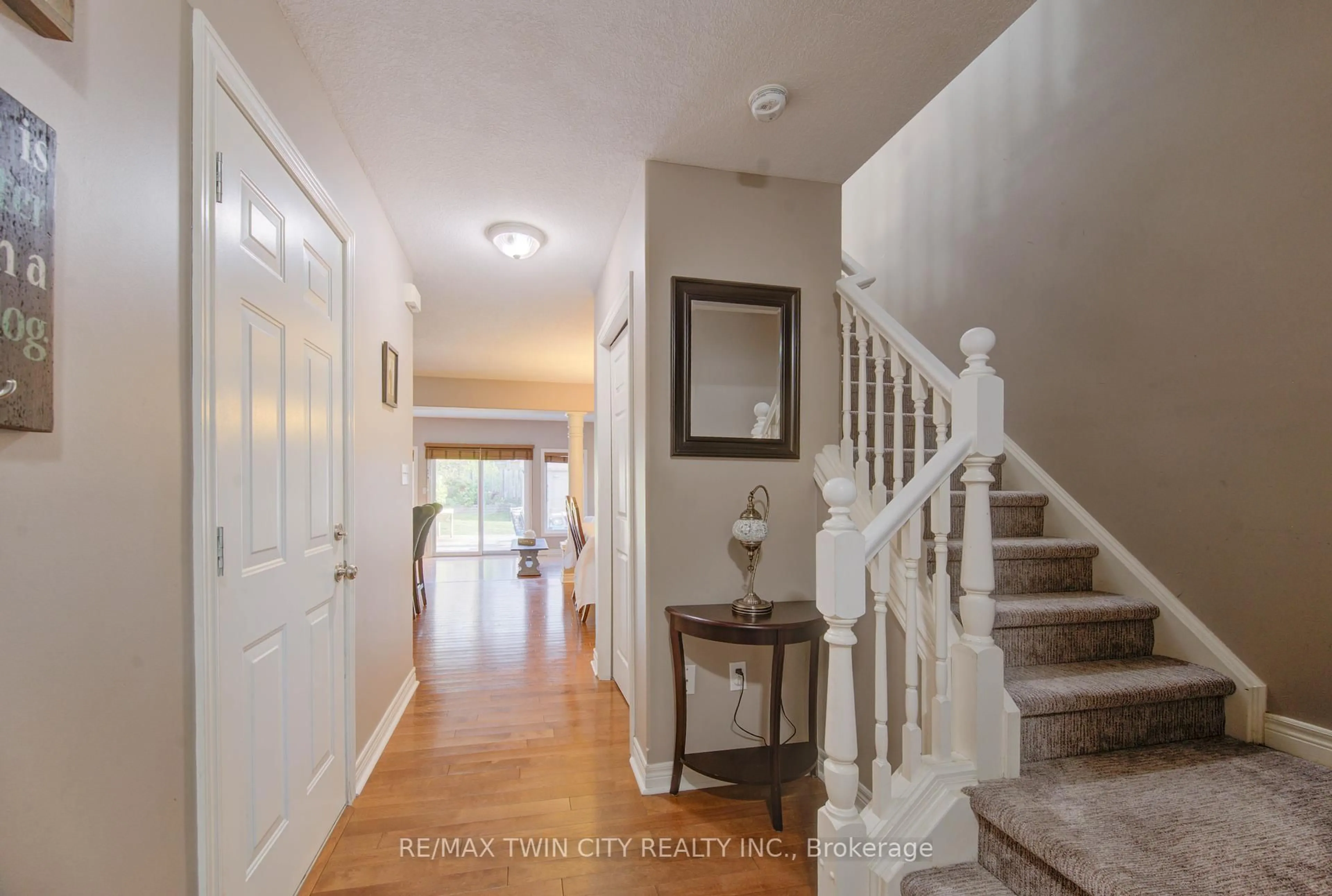 Indoor entryway for 27 Olivewood Way, Cambridge Ontario N3C 4N9