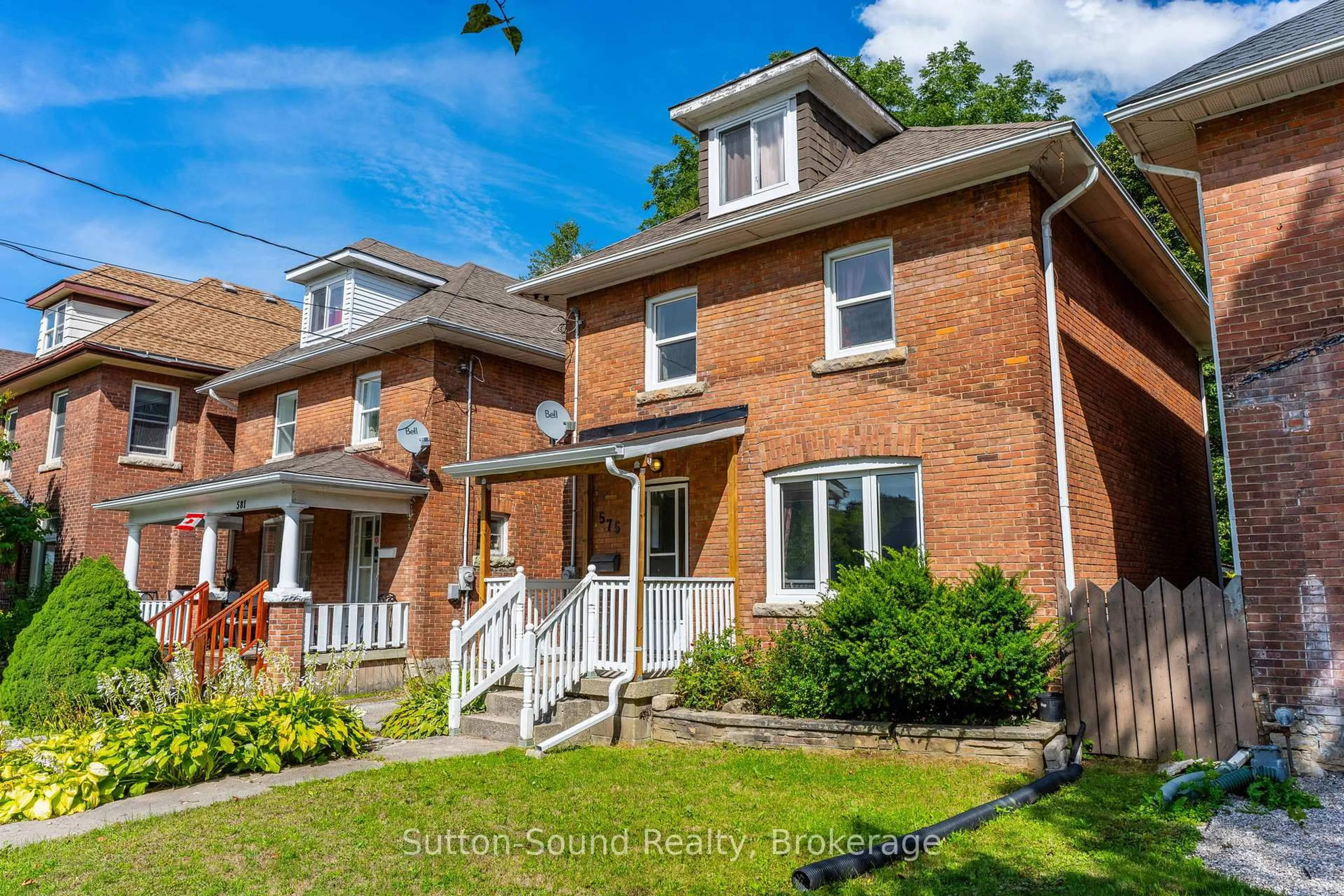 Home with brick exterior material, street for 575 2nd Ave, Owen Sound Ontario N4K 2G5