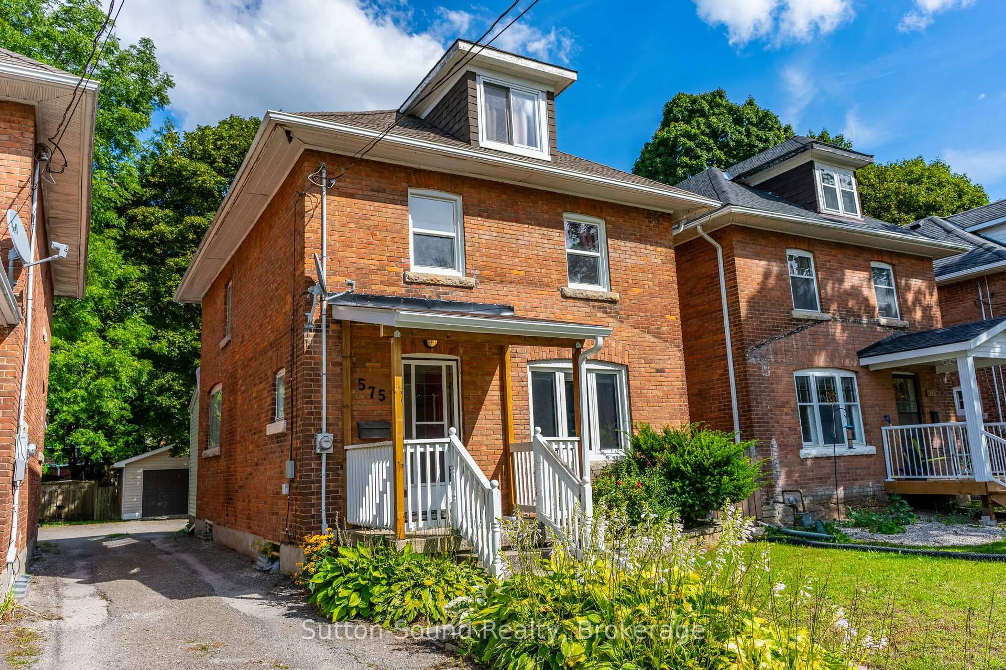 Home with brick exterior material, street for 575 2nd Ave, Owen Sound Ontario N4K 2G5