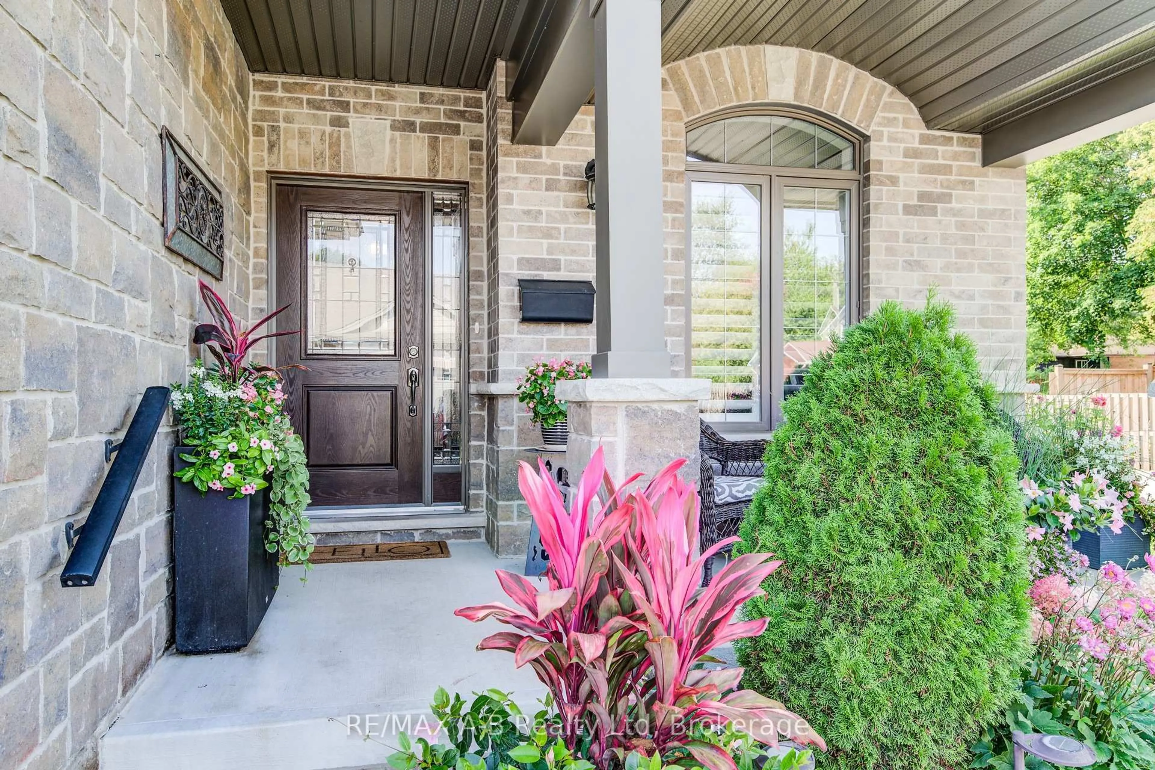 Indoor entryway for 53 Roth St #22, East Zorra-Tavistock Ontario N0B 2R0