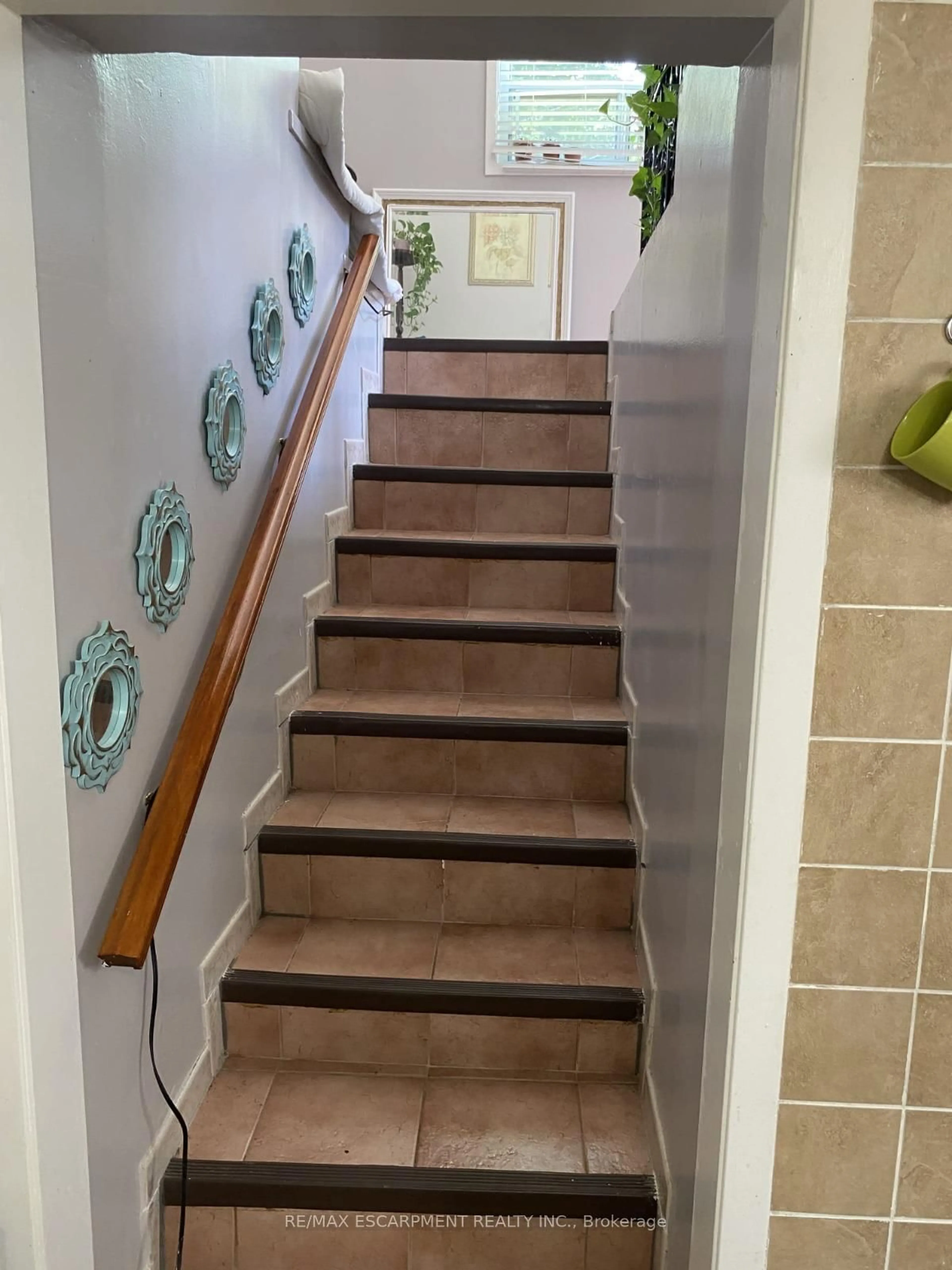Stairs for 188 Hess St, Hamilton Ontario L8R 2T4