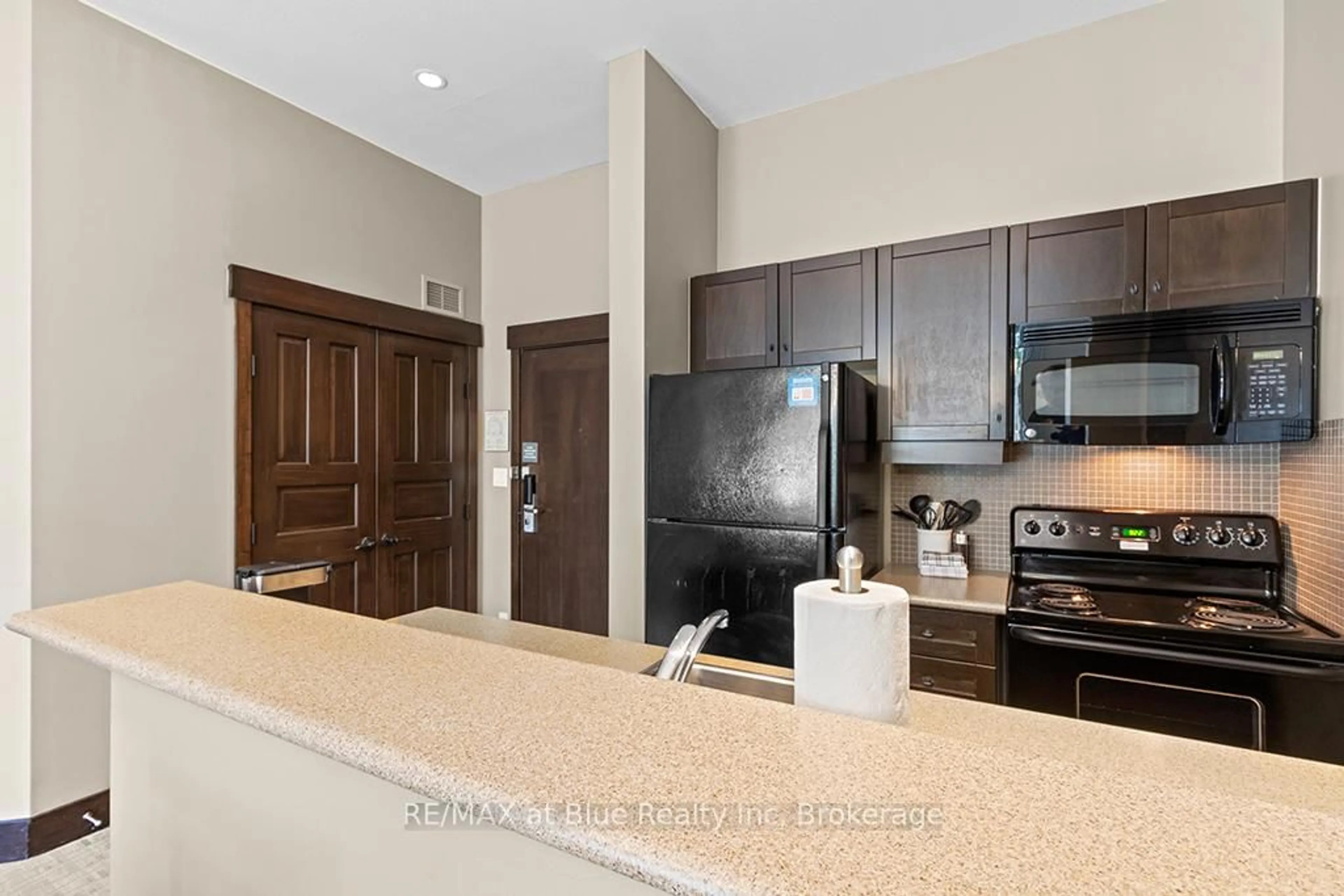 Open concept kitchen, unknown for 190 JOZO WEIDER Blvd #118, Blue Mountains Ontario L9Y 0V1