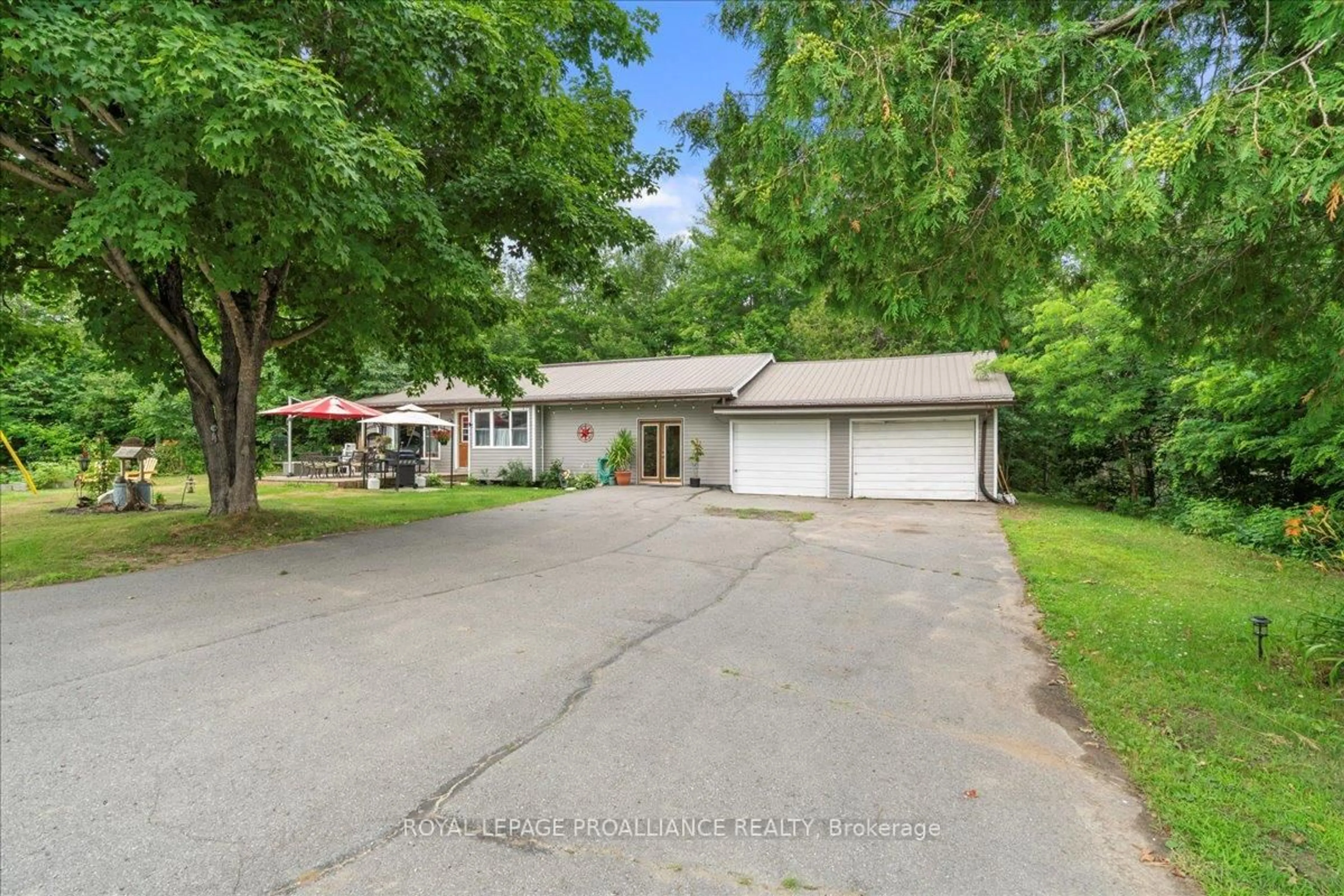 A pic from outside/outdoor area/front of a property/back of a property/a pic from drone, unknown for 1023 Jewel Rd, Cloyne Ontario K0H 1K0