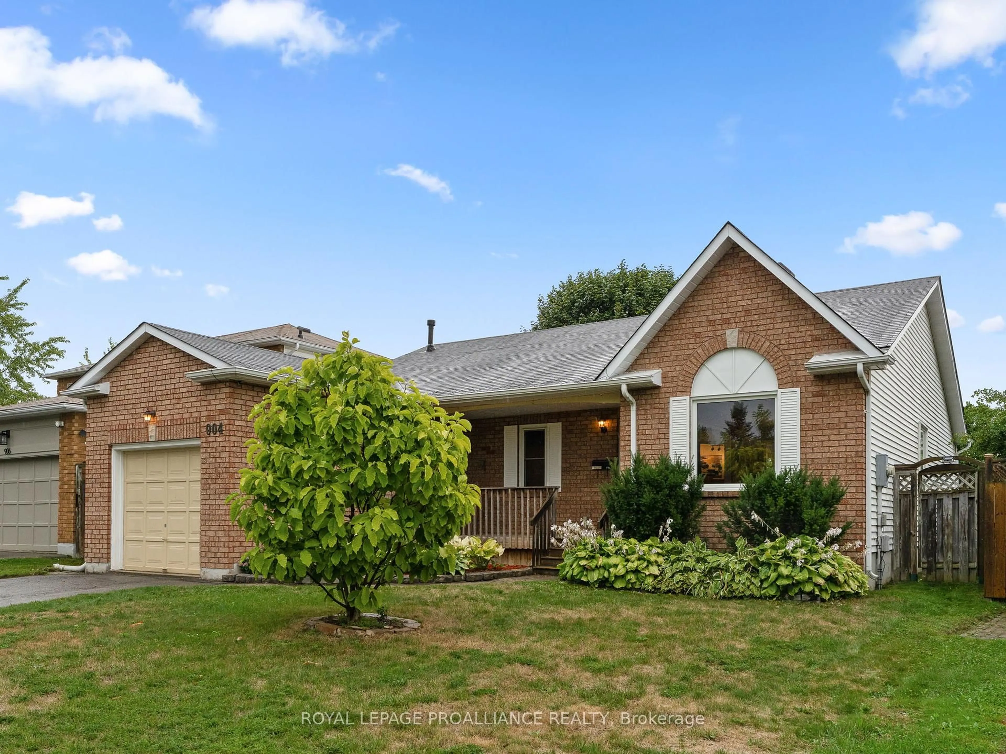 Home with brick exterior material, street for 904 Chipping Park Blvd, Cobourg Ontario K9A 5H2