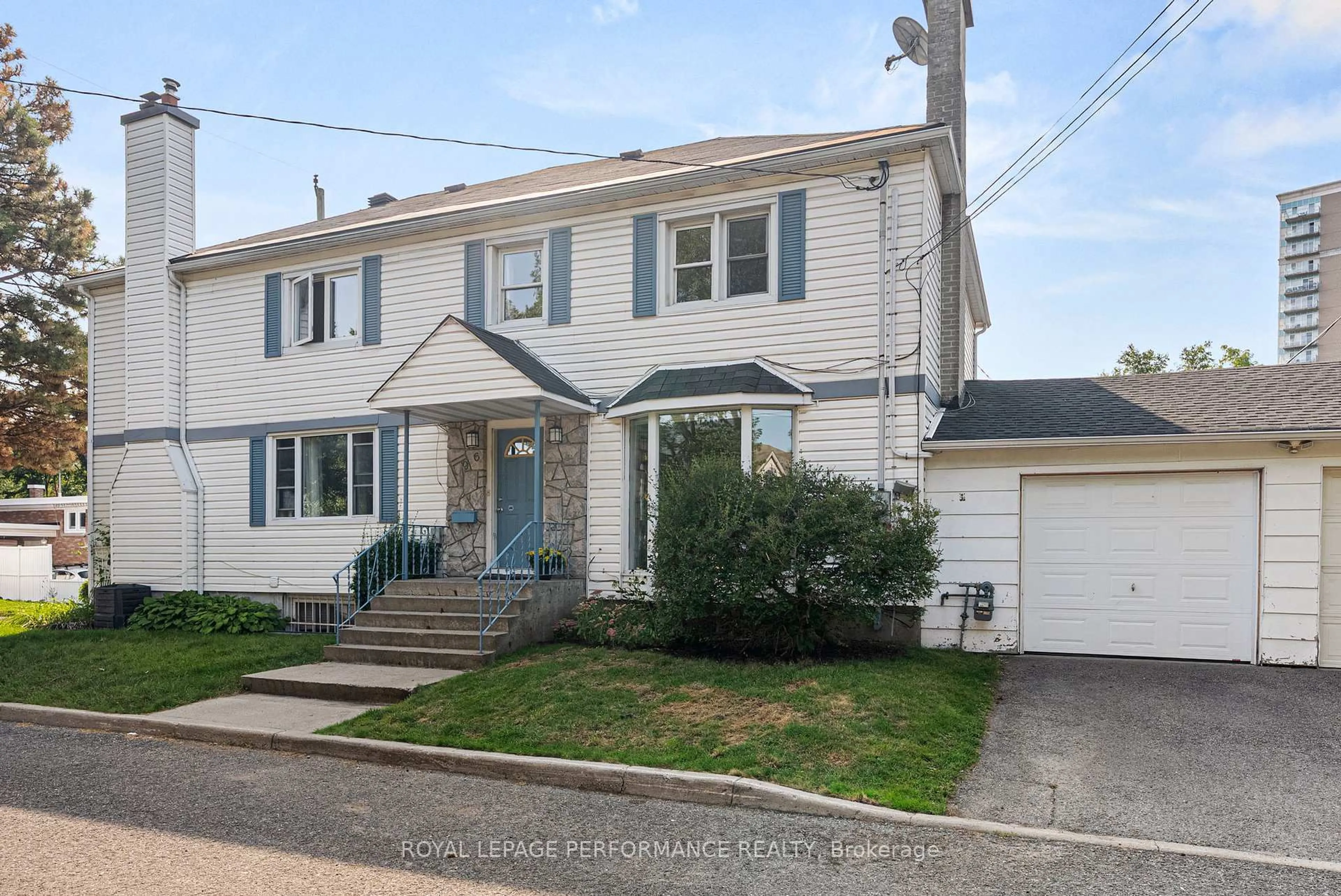Home with vinyl exterior material, street for 196 Kipp St, Ottawa Ontario K1S 4J1