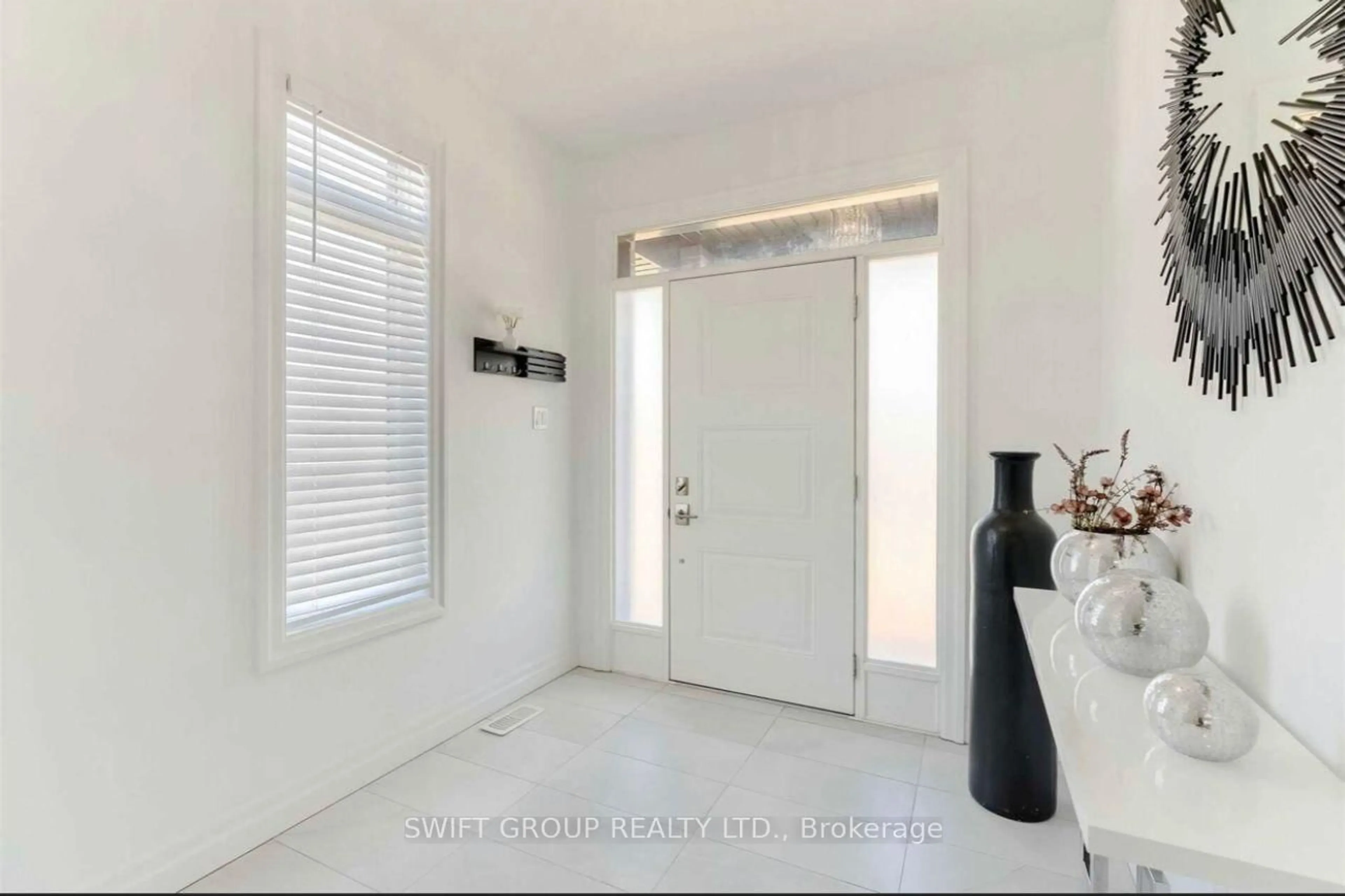 Indoor entryway for 3319 Regiment Rd, London South Ontario N6P 0G5