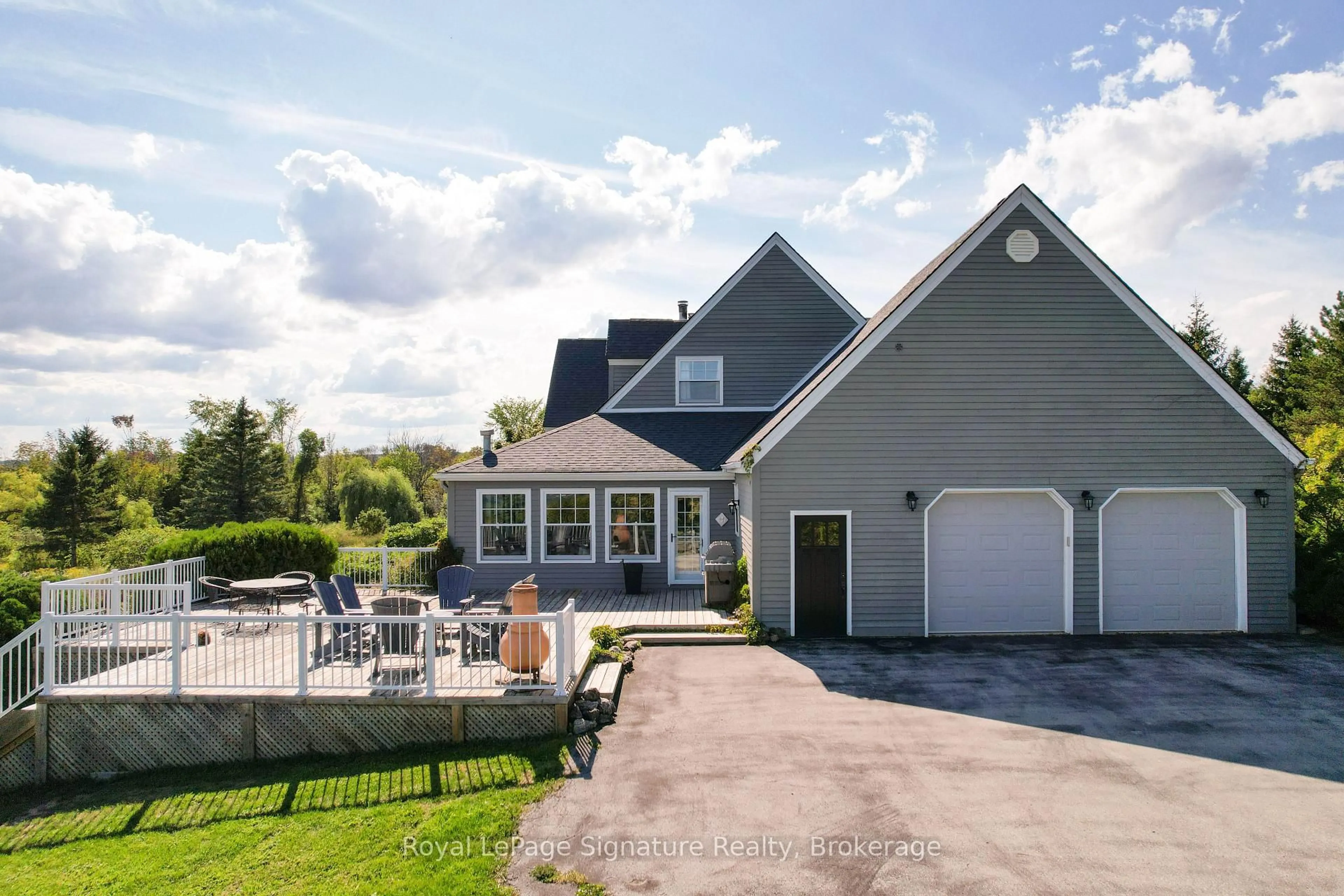 Home with vinyl exterior material, unknown for 47058 Old Mail Rd, Grey Highlands Ontario N4L 1W7