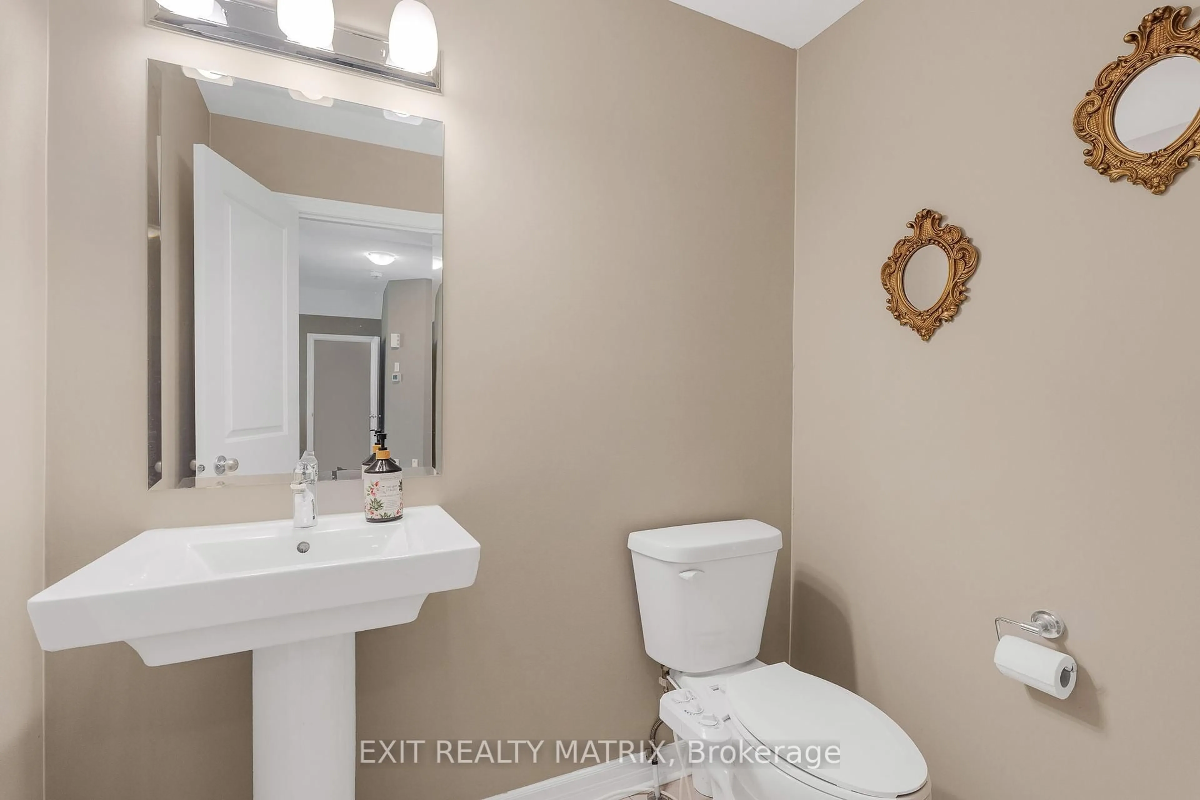 Standard bathroom, ceramic/tile floor for 682 Decoeur Dr, Orleans Ontario K4A 1H1