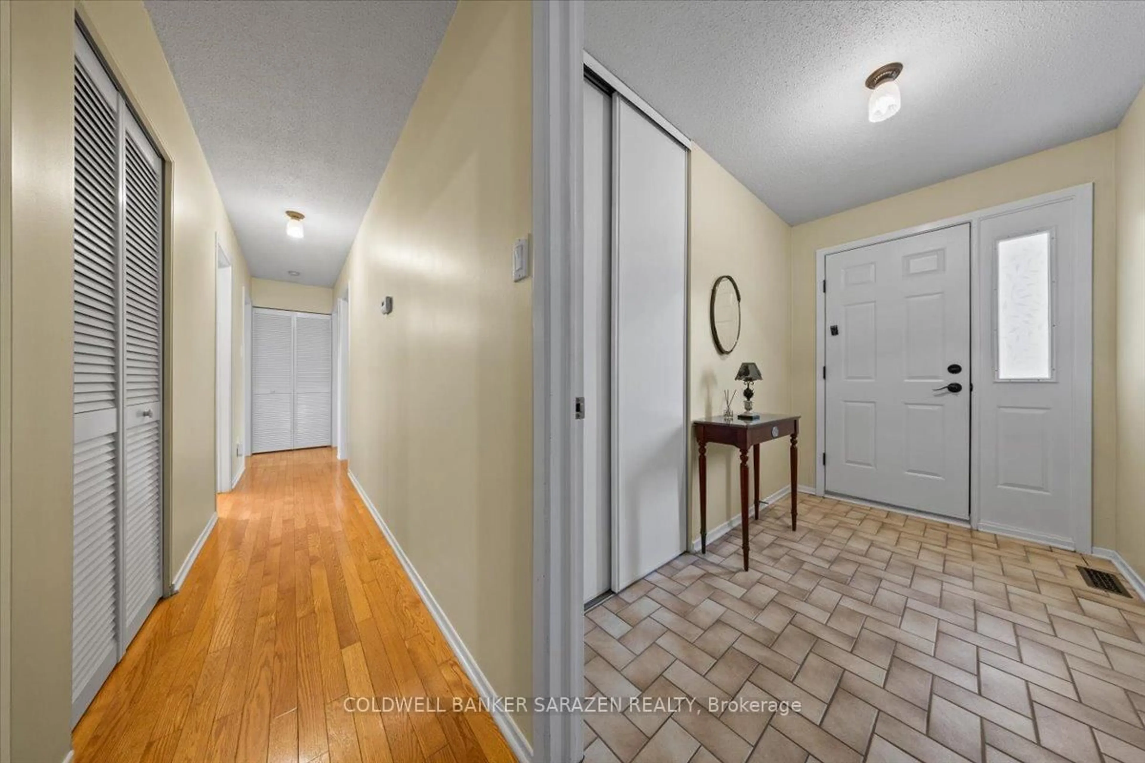 Indoor entryway for 2303 Edward Kidd Cres, North Gower Ontario K0A 2T0