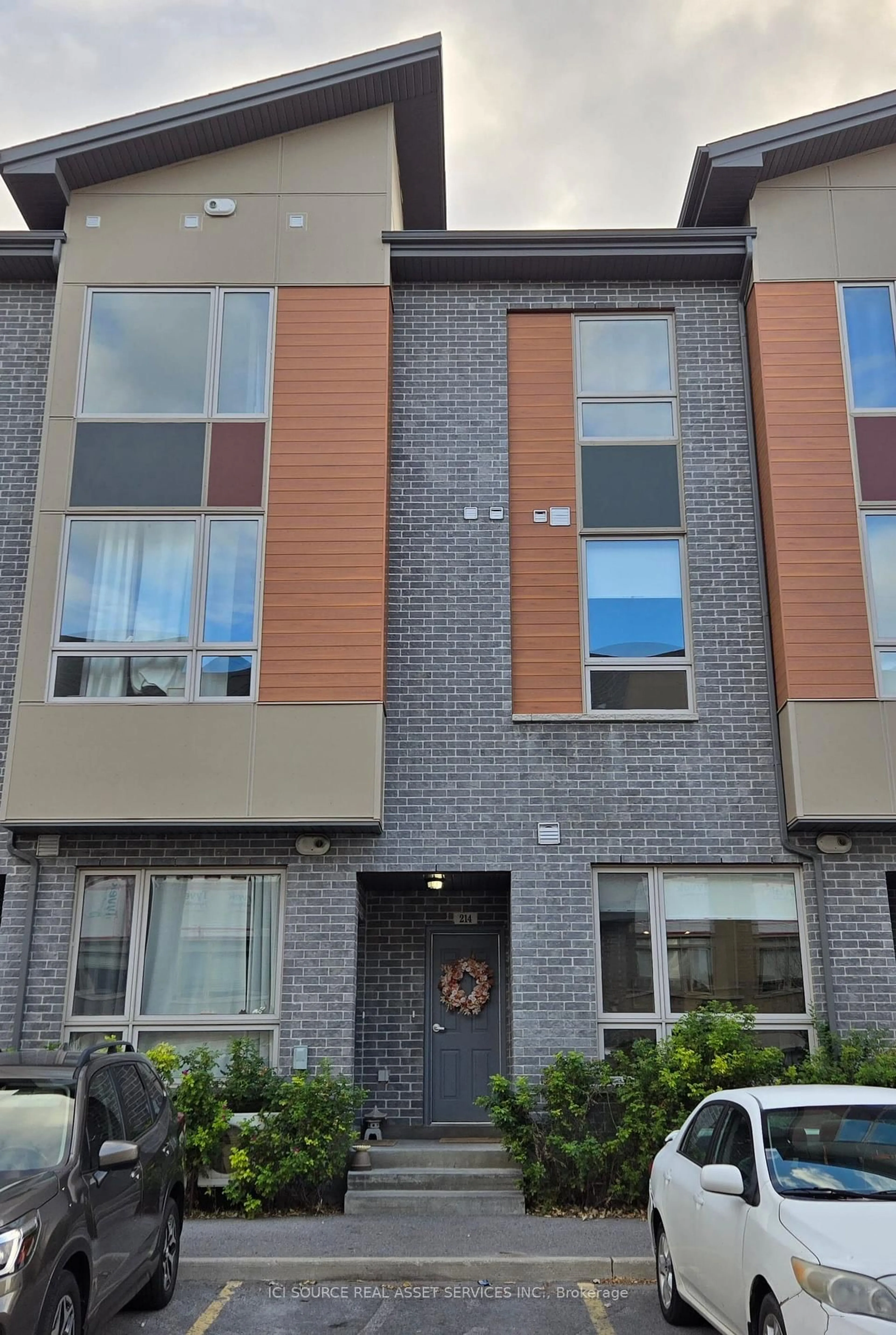 Home with brick exterior material, street for 214 Terravita Private, Ottawa Ontario K1V 2R9