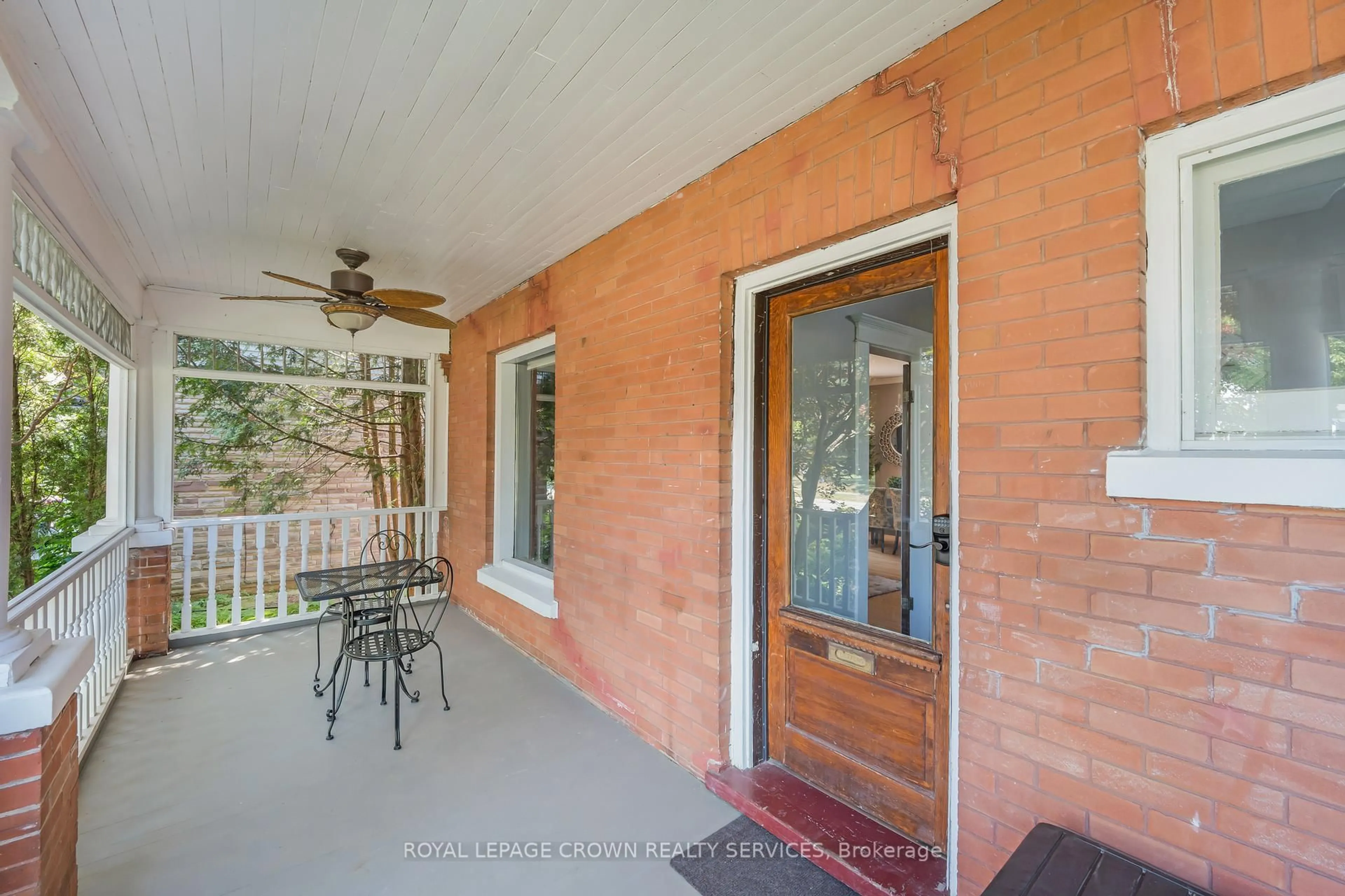 Patio, street for 66 Brant Rd, Cambridge Ontario N1S 2W6