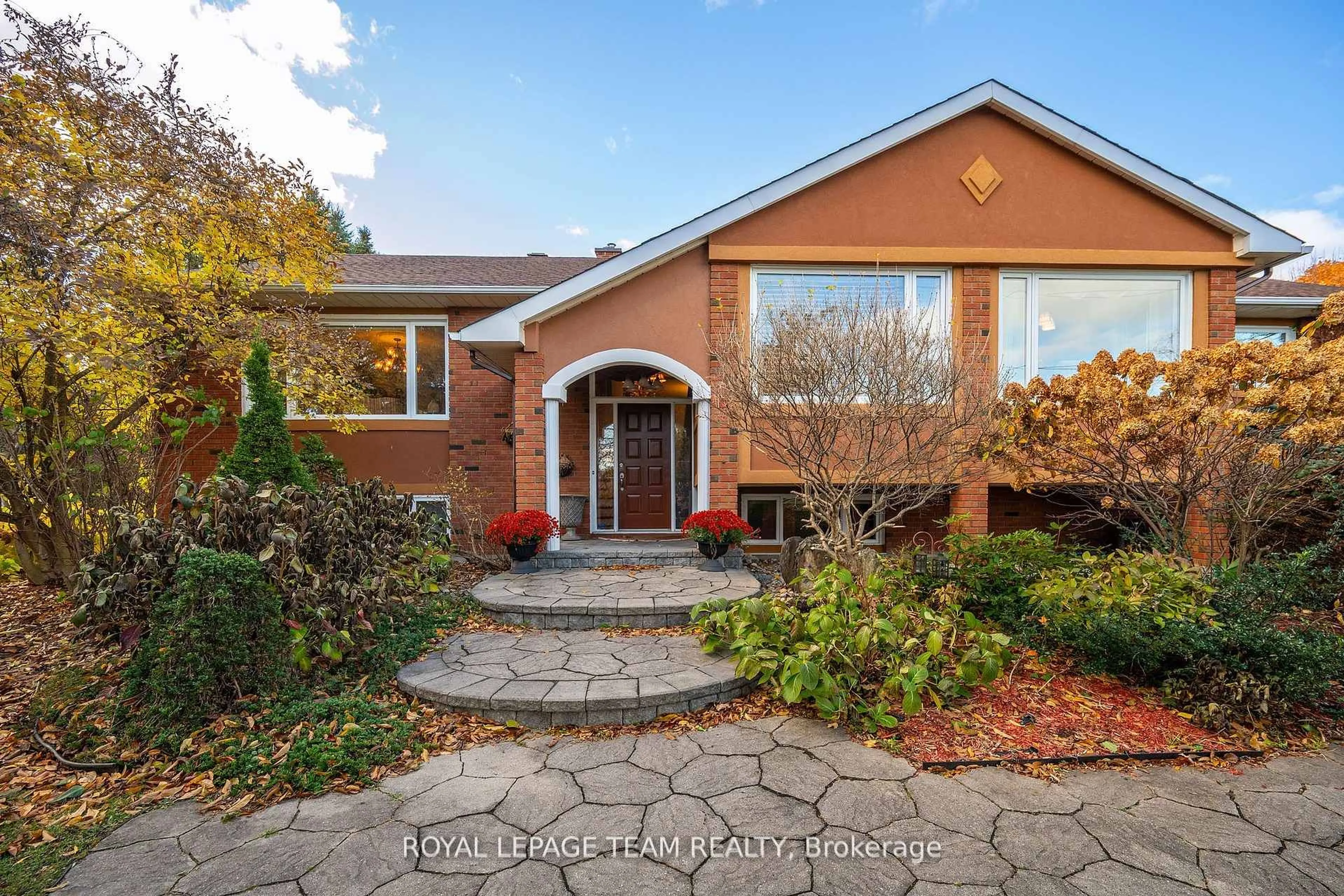 Home with brick exterior material, street for 1100 Moffatt Dr, Cumberland Ontario K4C 1B7
