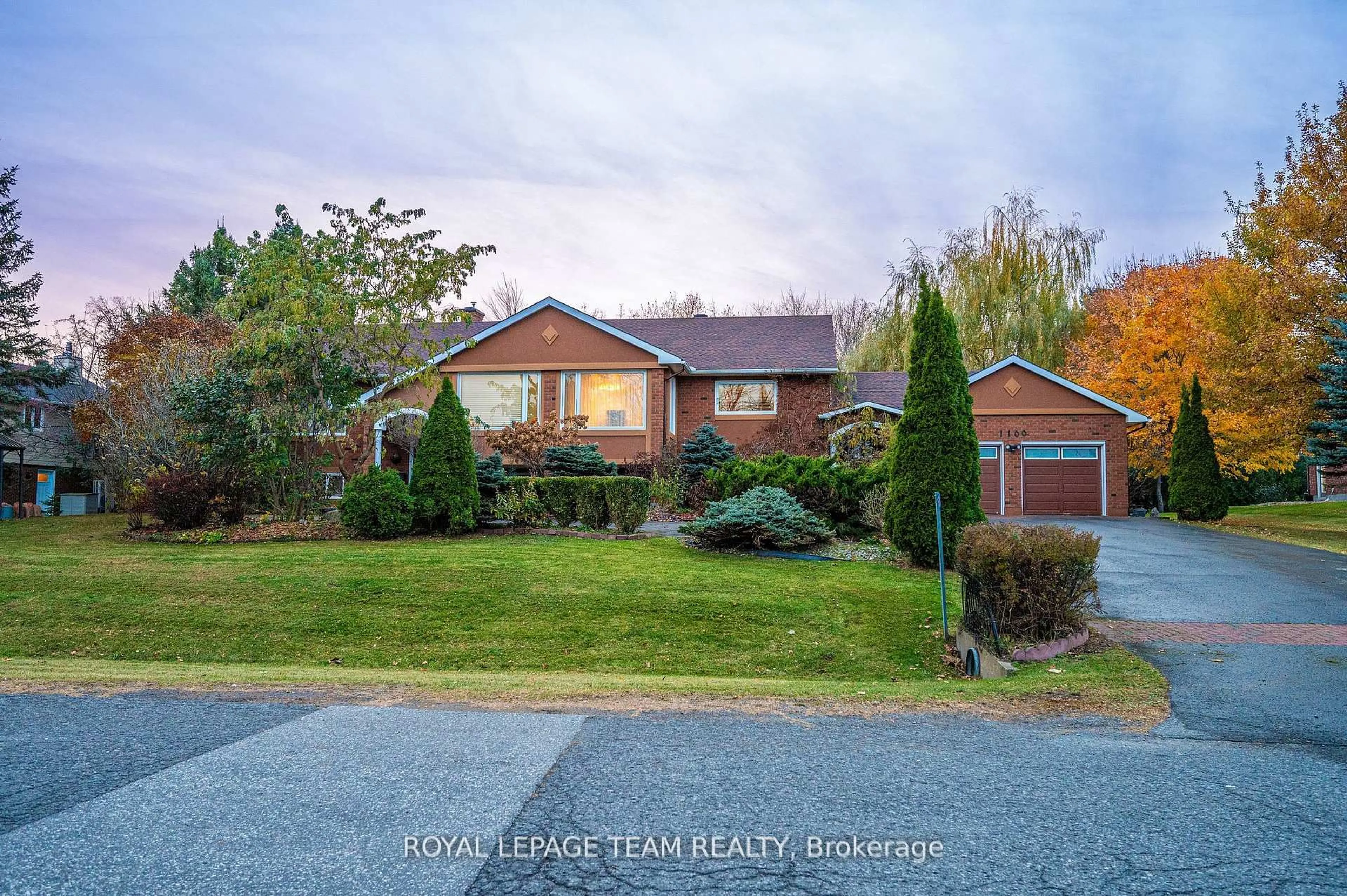 Home with brick exterior material, street for 1100 Moffatt Dr, Cumberland Ontario K4C 1B7