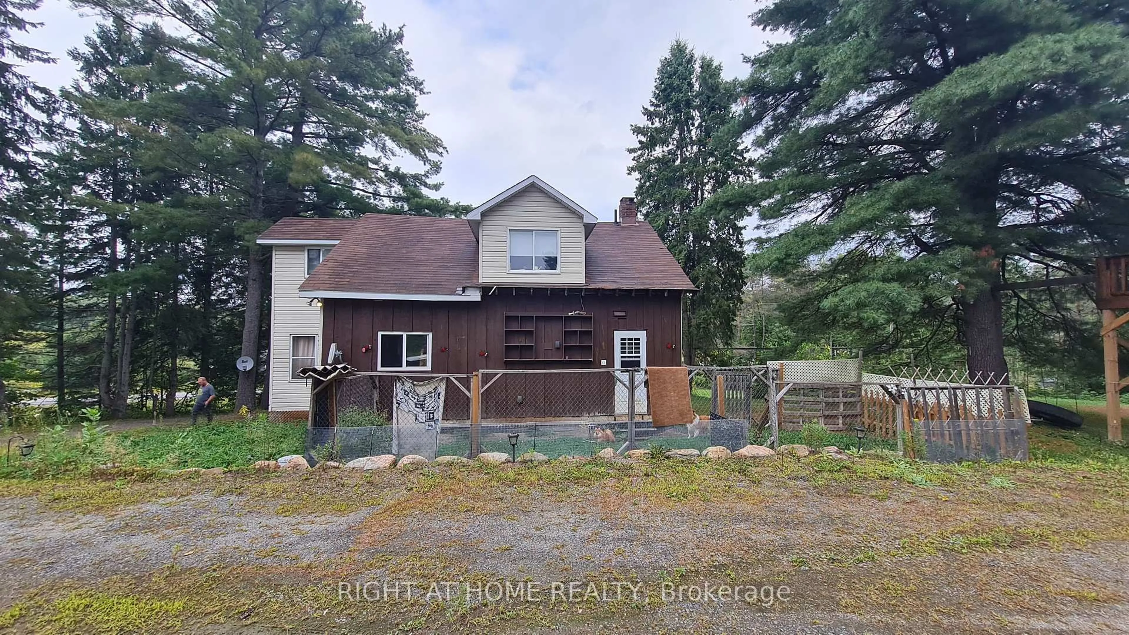 A pic from outside/outdoor area/front of a property/back of a property/a pic from drone, building for 2324 60 Highway, Lake of Bays Ontario P1H 2J6