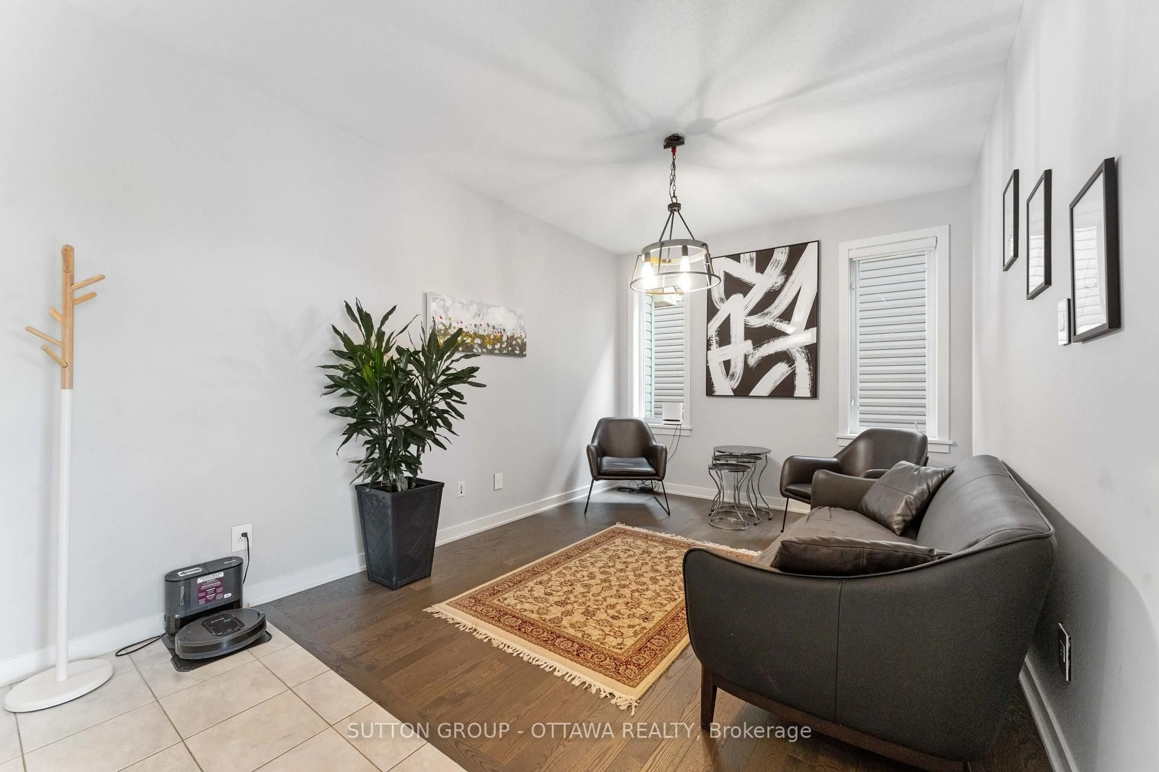 Living room with furniture, unknown for 43 ARIDUS Cres, Ottawa Ontario K2S 2L4
