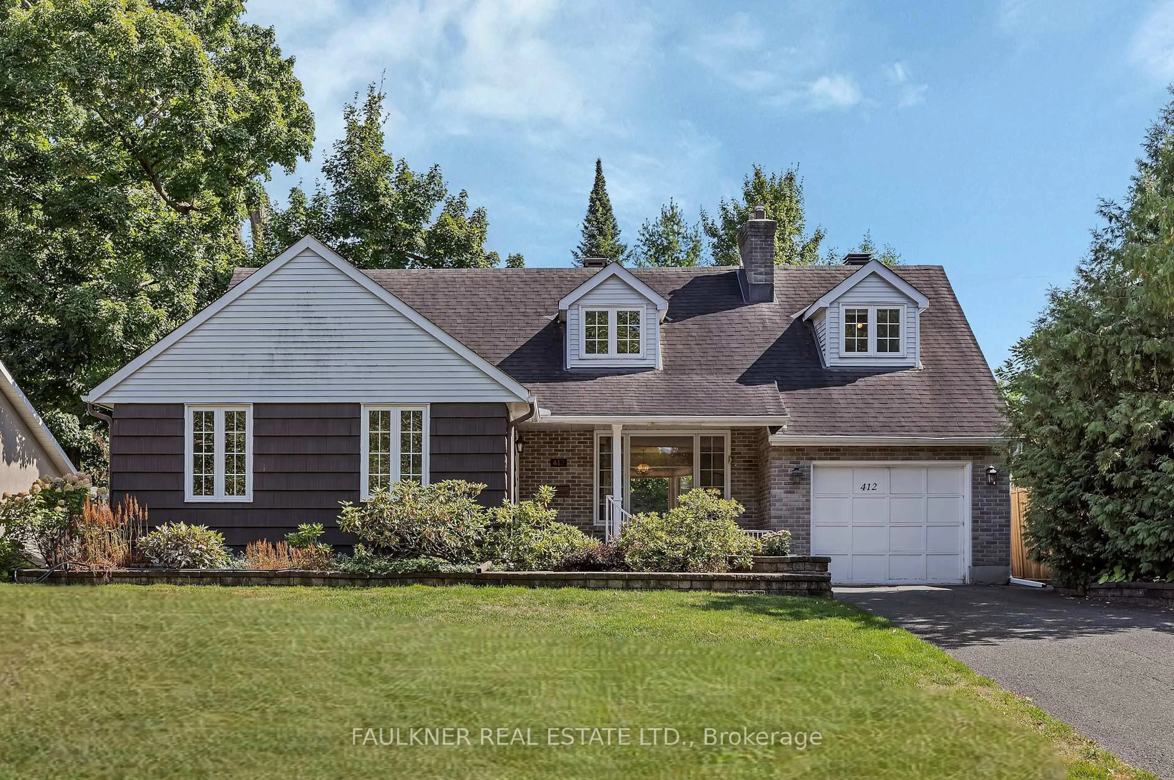 Home with vinyl exterior material, street for 412 Thessaly Circ, Ottawa Ontario K1H 5W5