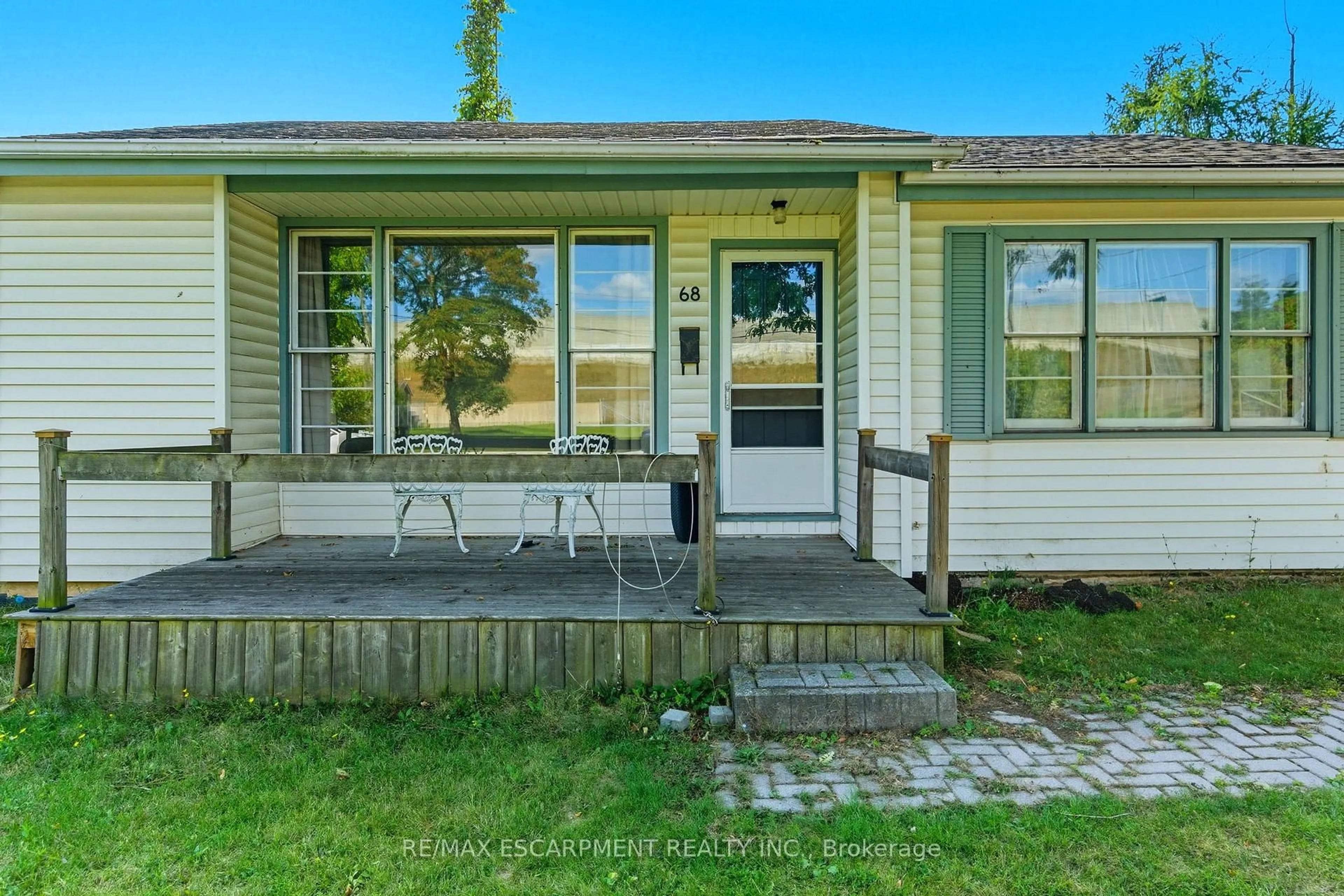 A pic from outside/outdoor area/front of a property/back of a property/a pic from drone, street for 68 Atkinson Blvd, Hamilton Ontario L9H 7A7