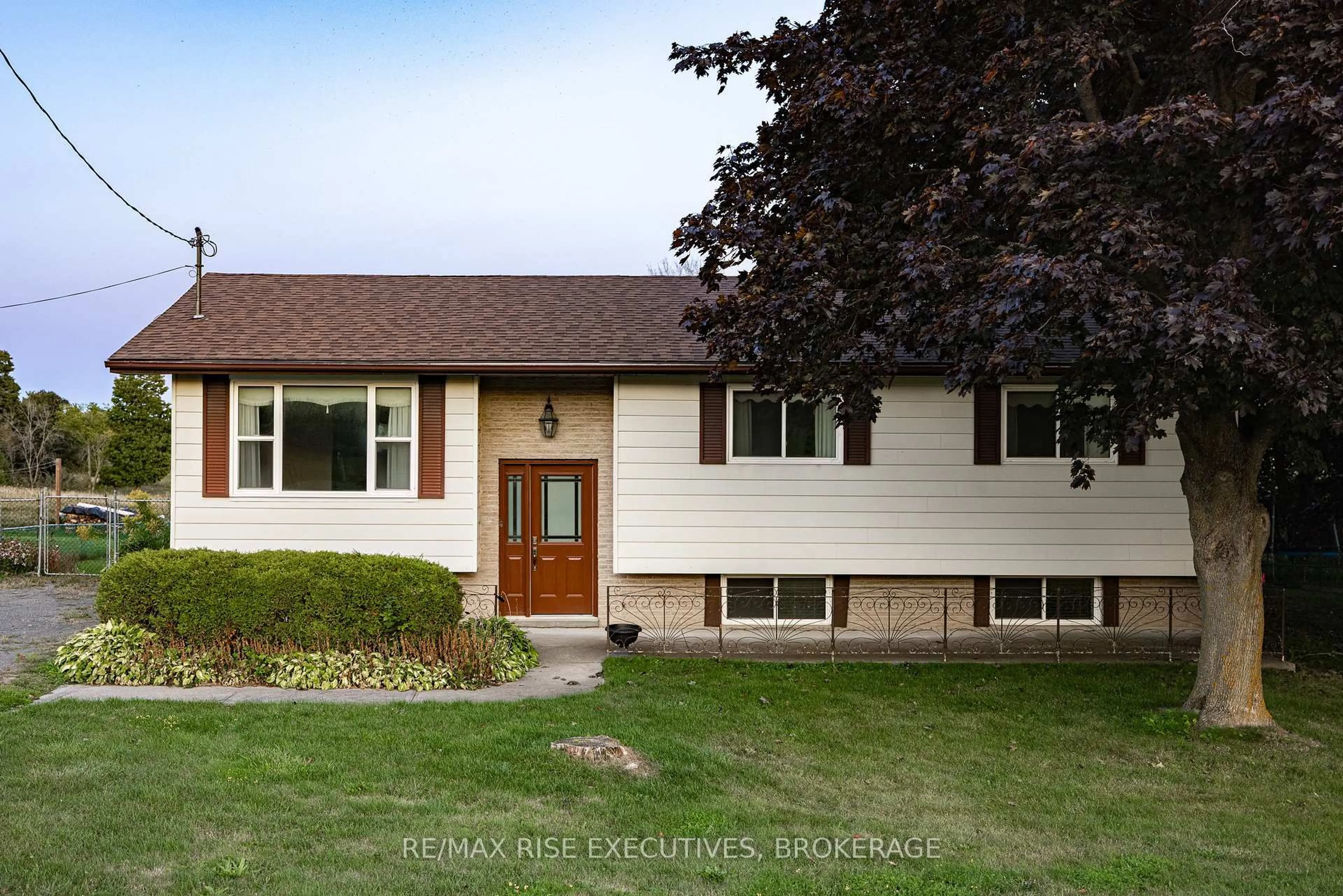 Home with vinyl exterior material, street for 2212 Battersea Rd, Kingston Ontario K0H 1S0