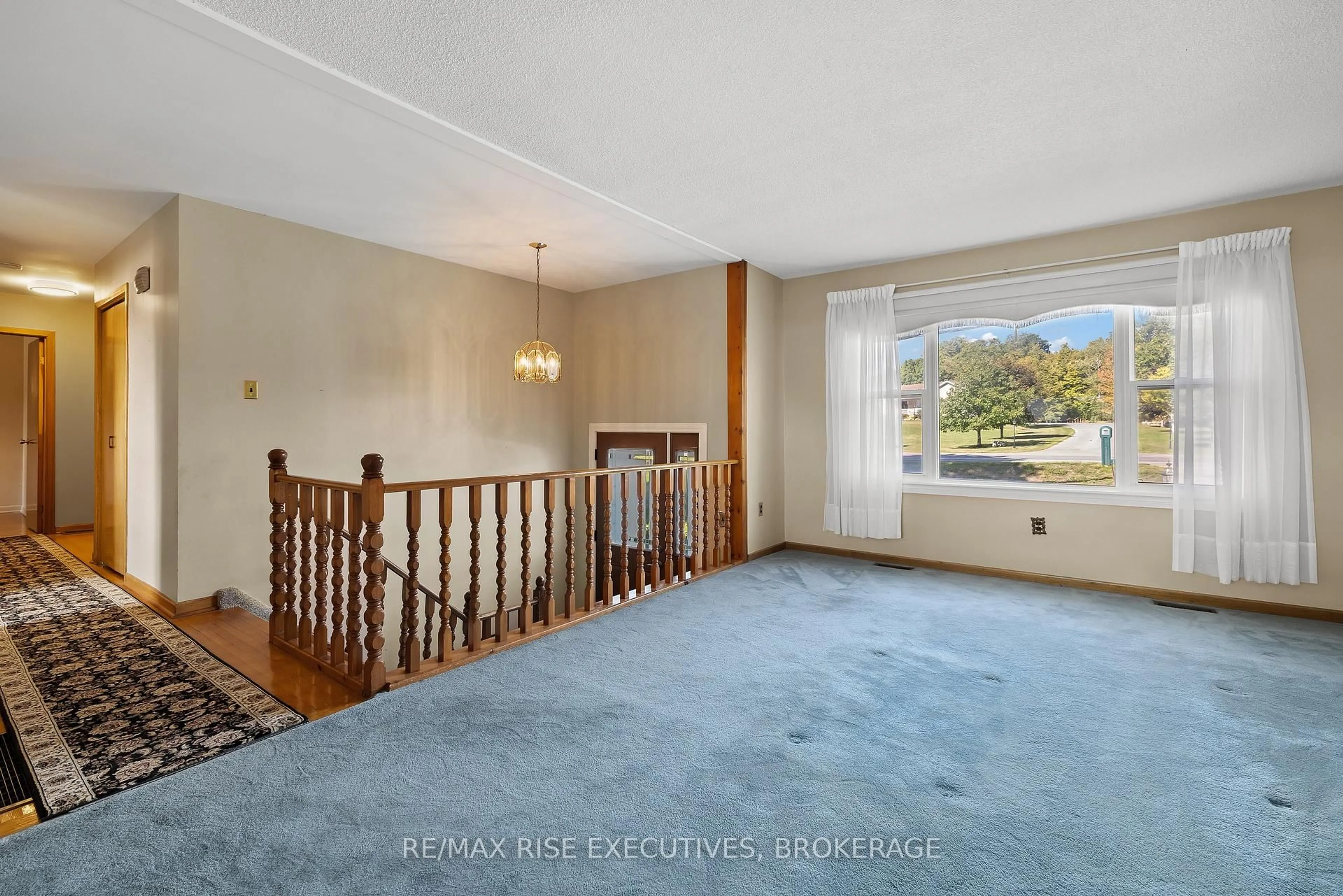 Indoor foyer for 2212 Battersea Rd, Kingston Ontario K0H 1S0