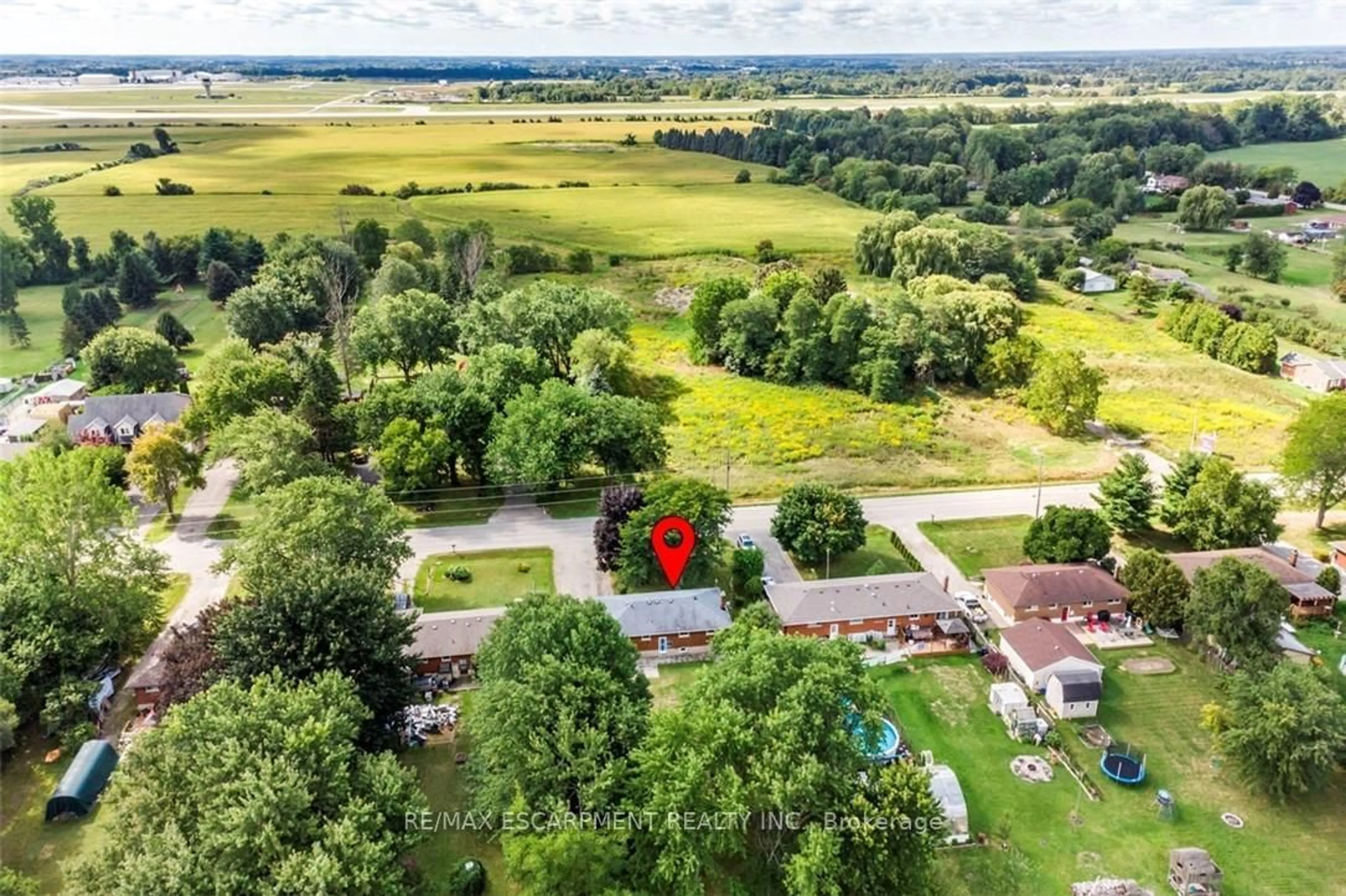 A pic from outside/outdoor area/front of a property/back of a property/a pic from drone, water/lake/river/ocean view for 9840 Dickenson Rd, Hamilton Ontario L0R 1W0
