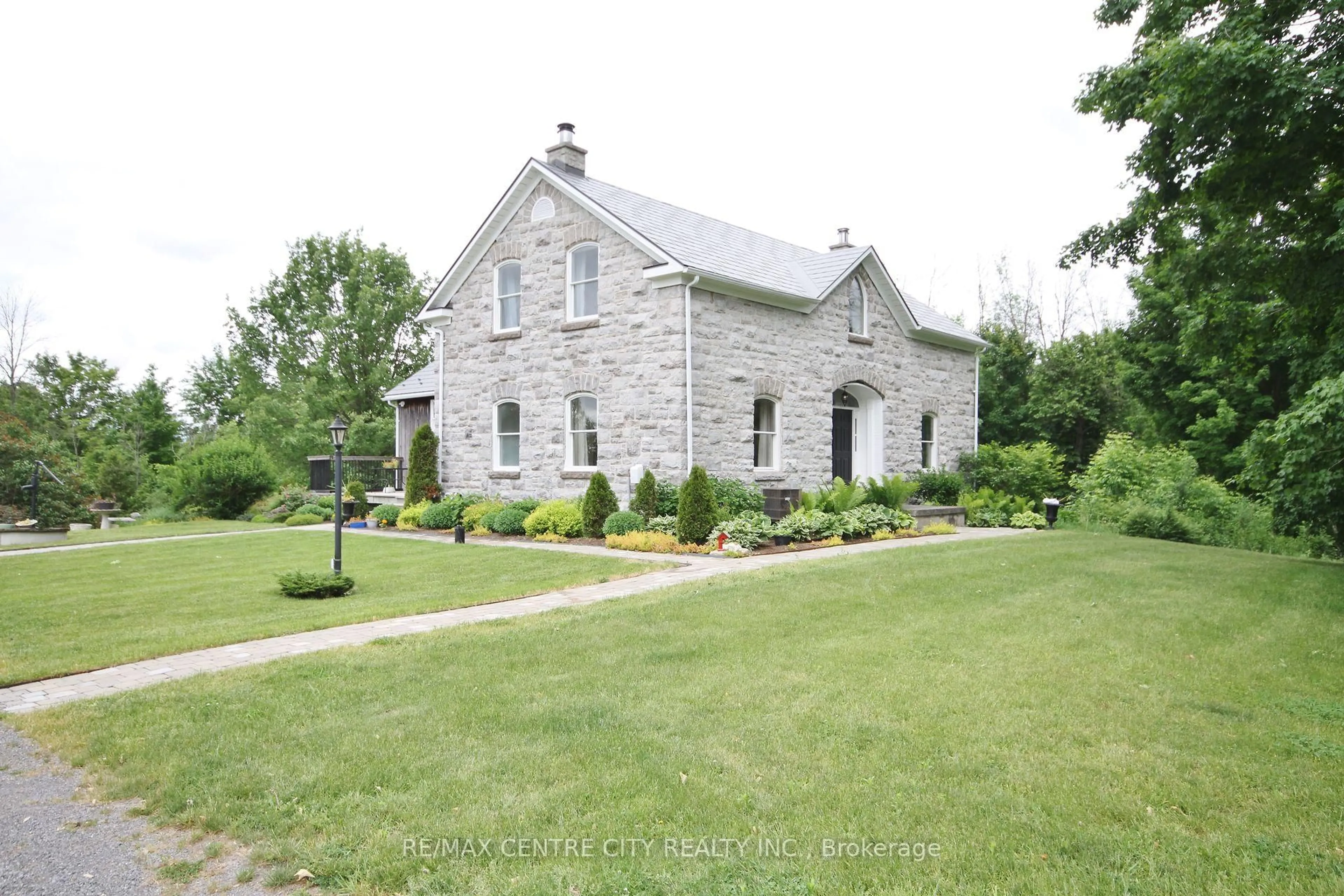 Unknown for 3000/2980 Roger Stevens Dr, North Gower Ontario K0A 2T0
