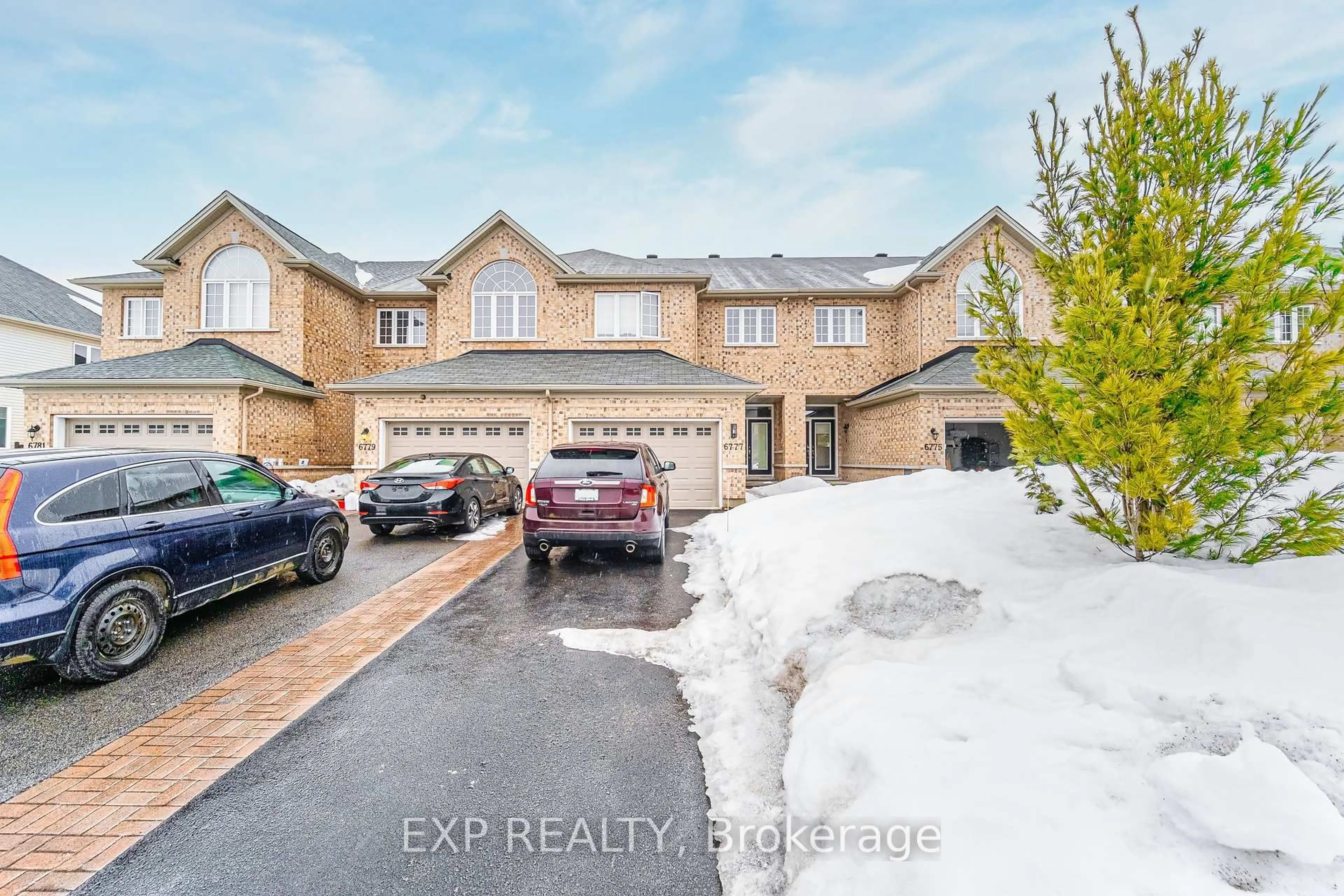 A pic from outside/outdoor area/front of a property/back of a property/a pic from drone, street for 6777 Breanna Cardill St, Greely Ontario K4P 0C3