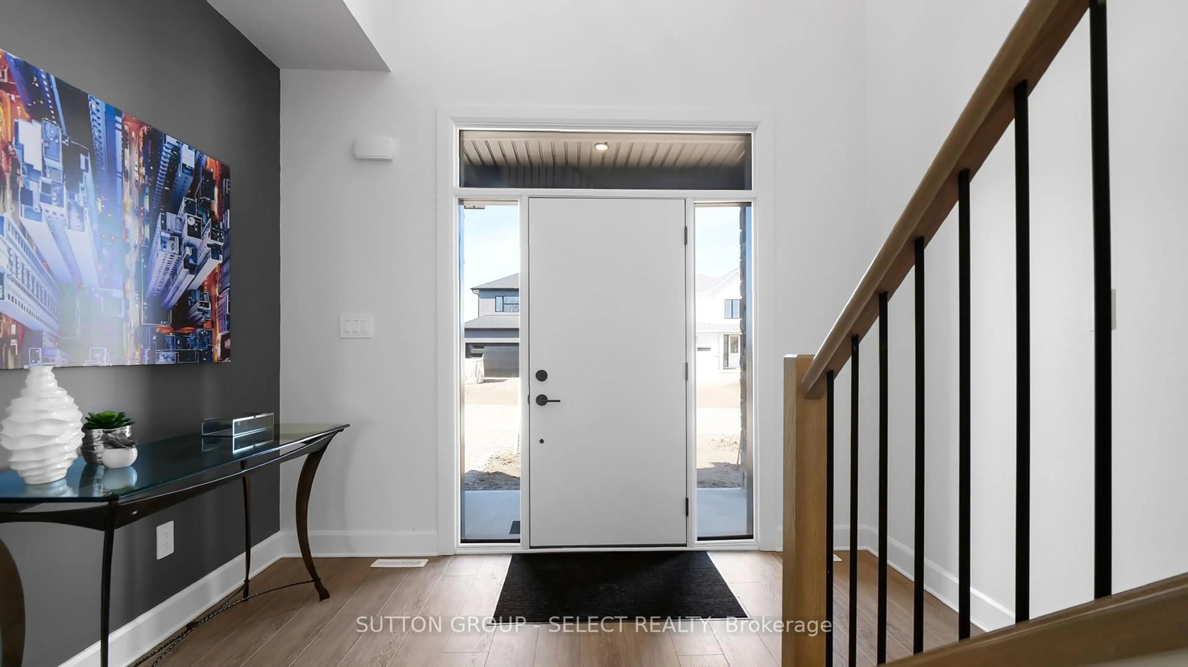 Indoor entryway for 44 LUCAS Rd, St. Thomas Ontario N5R 0M1