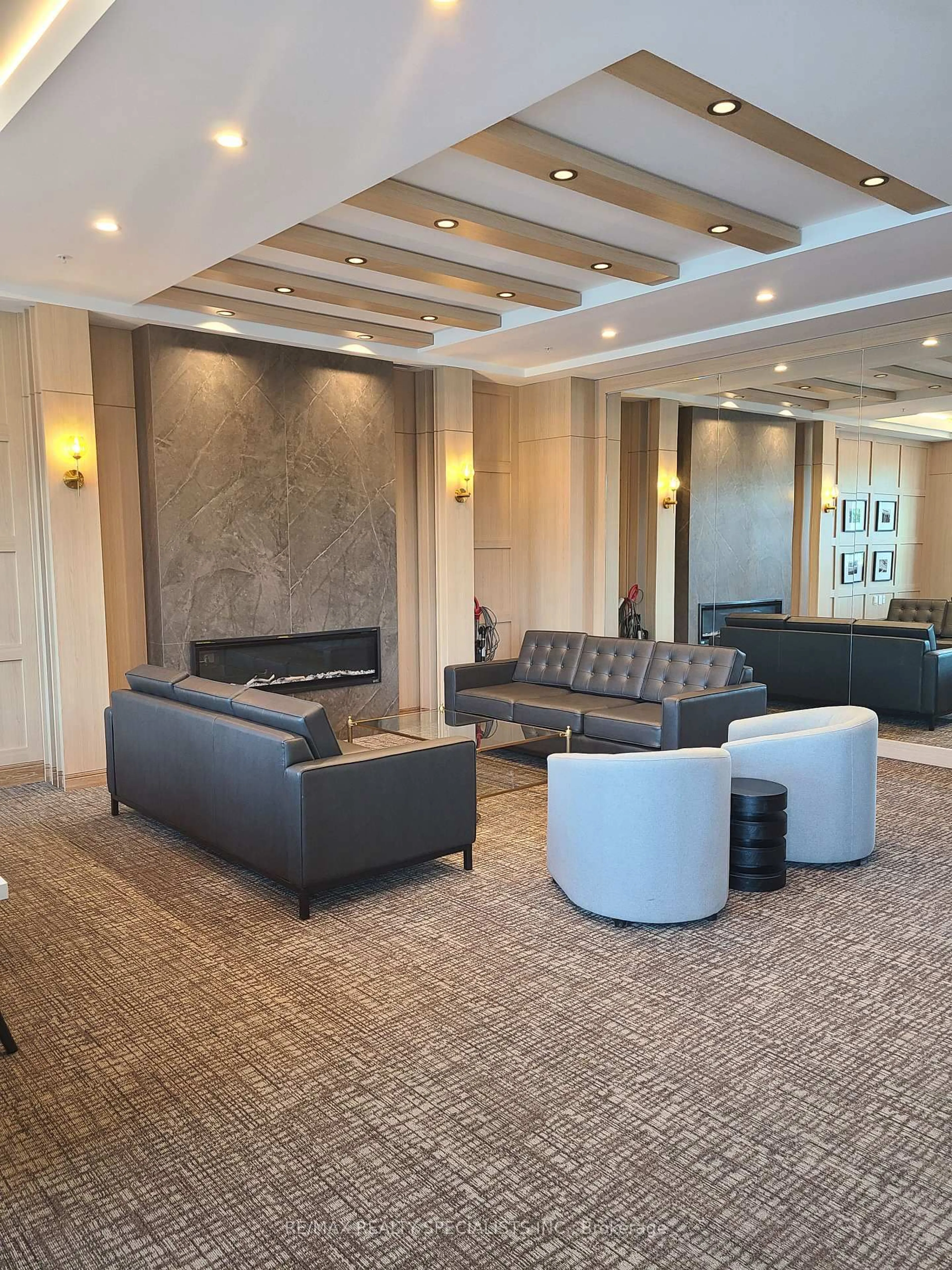 Lobby for 34 Norman St #208, Brantford Ontario N3R 2Y1