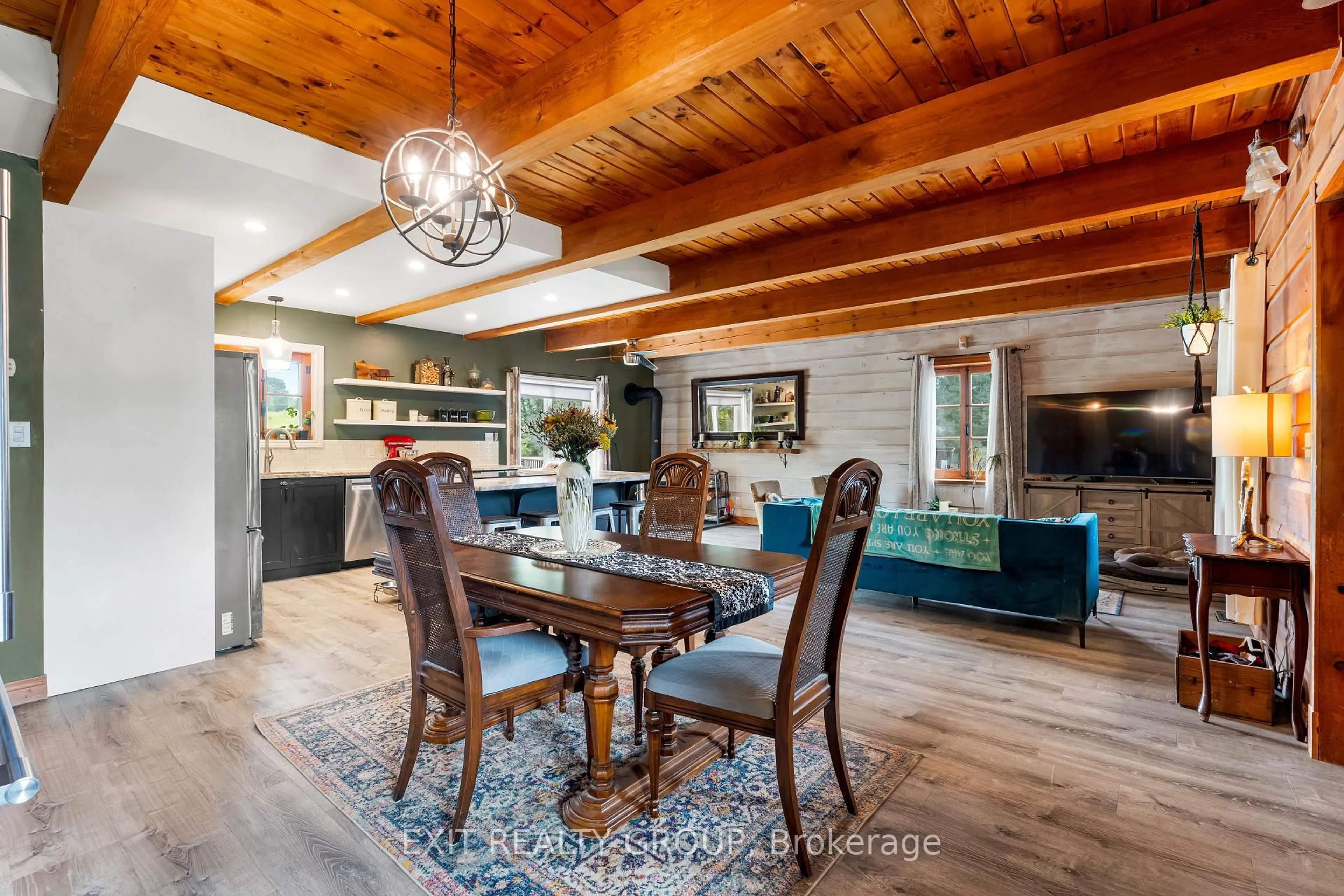 Dining room, wood/laminate floor for 190 Golf Course Rd, Stirling Ontario K0K 3E0