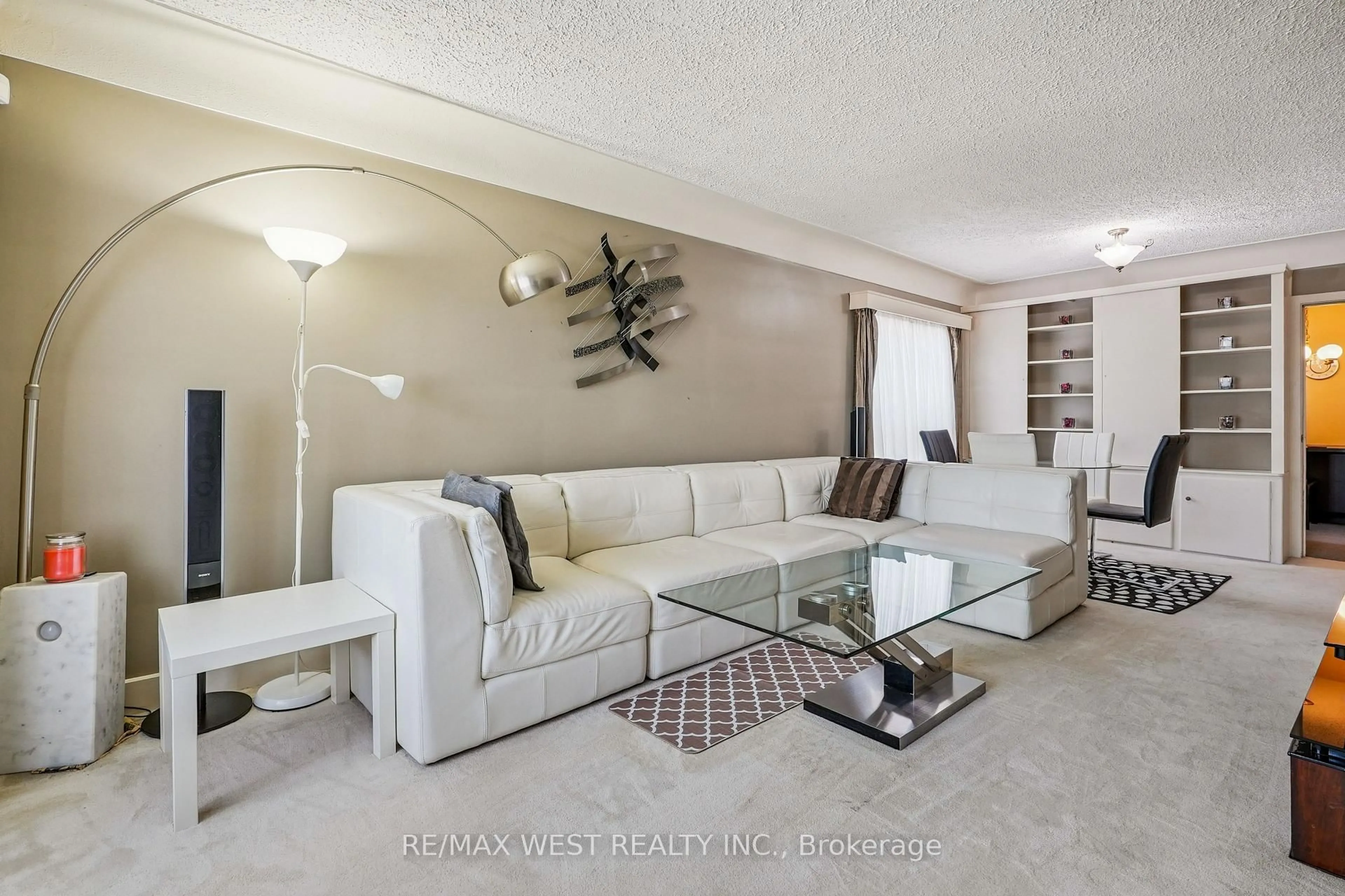 Living room with furniture, unknown for 57 East 36th St, Hamilton Ontario L8V 3Y8