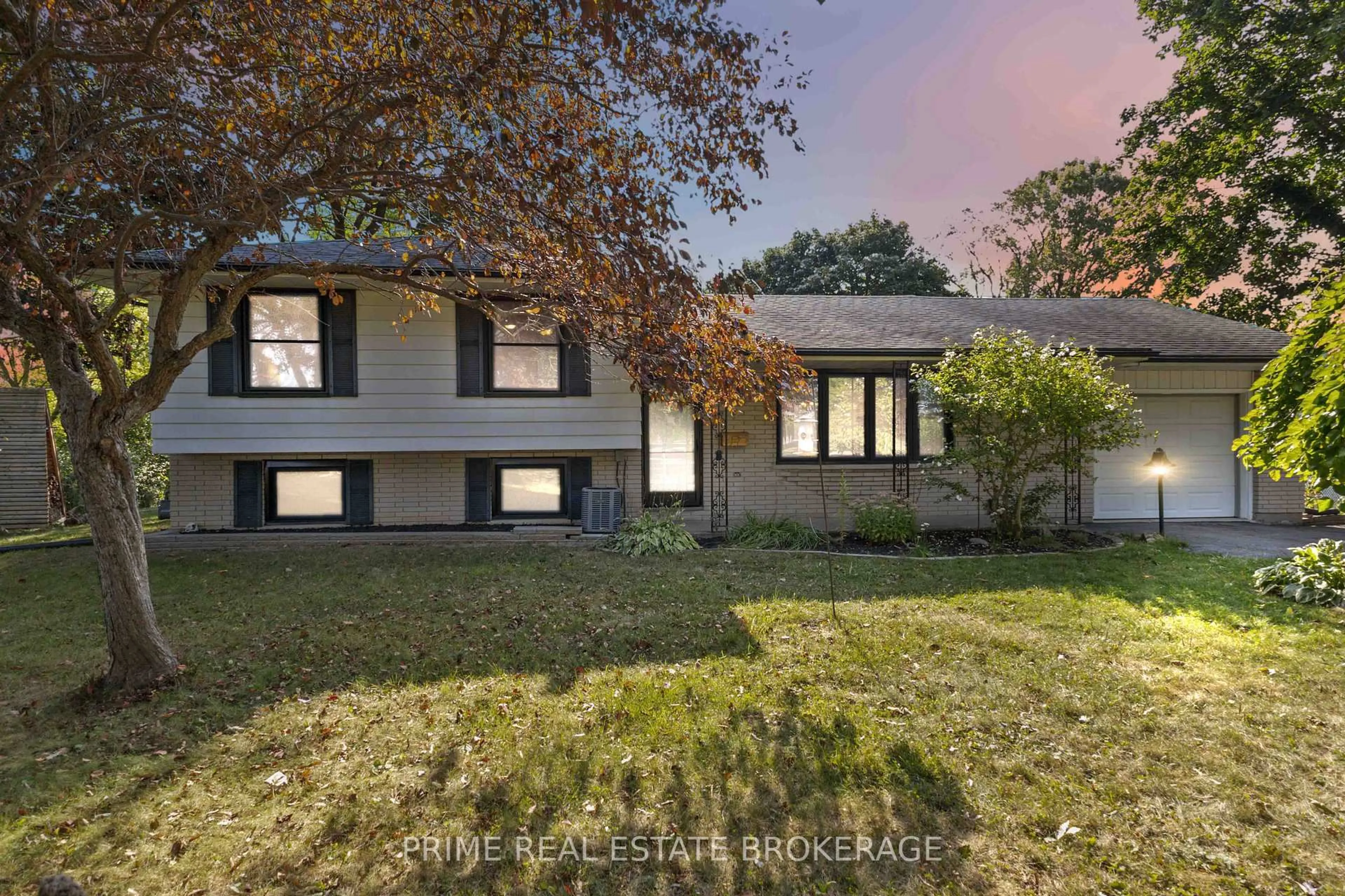 Unknown for 2141 Sunningdale Rd, London North Ontario N5X 3Y5