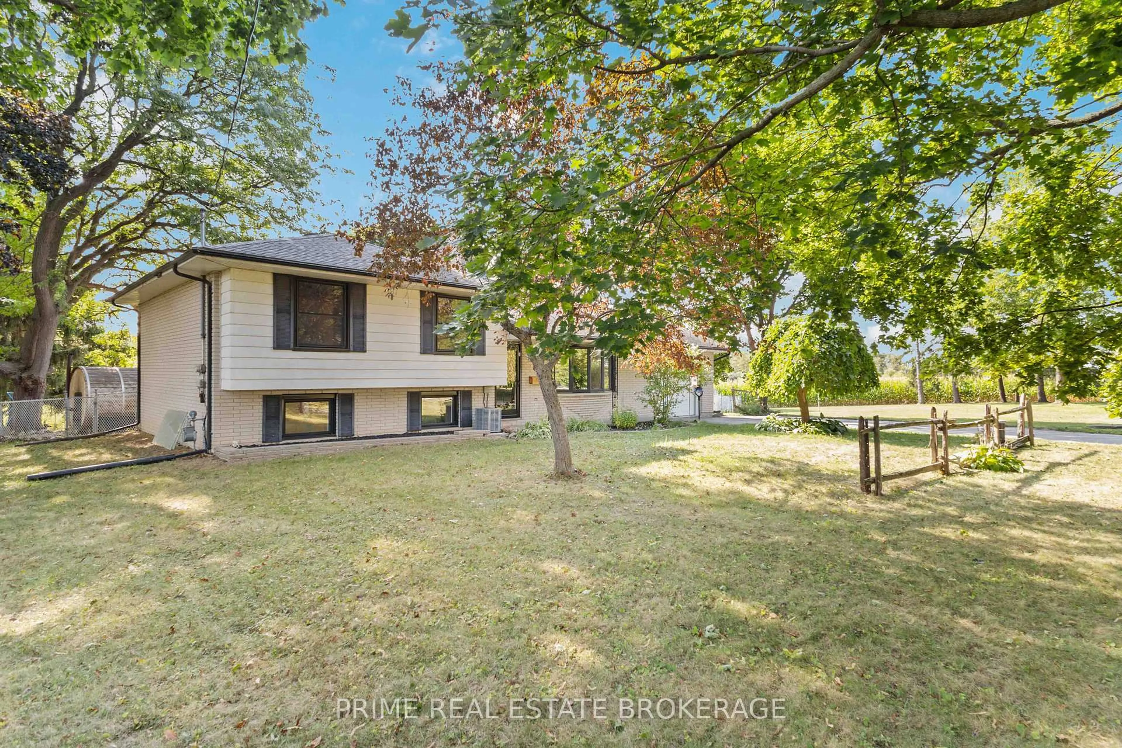 A pic from outside/outdoor area/front of a property/back of a property/a pic from drone, street for 2141 Sunningdale Rd, London North Ontario N5X 3Y5