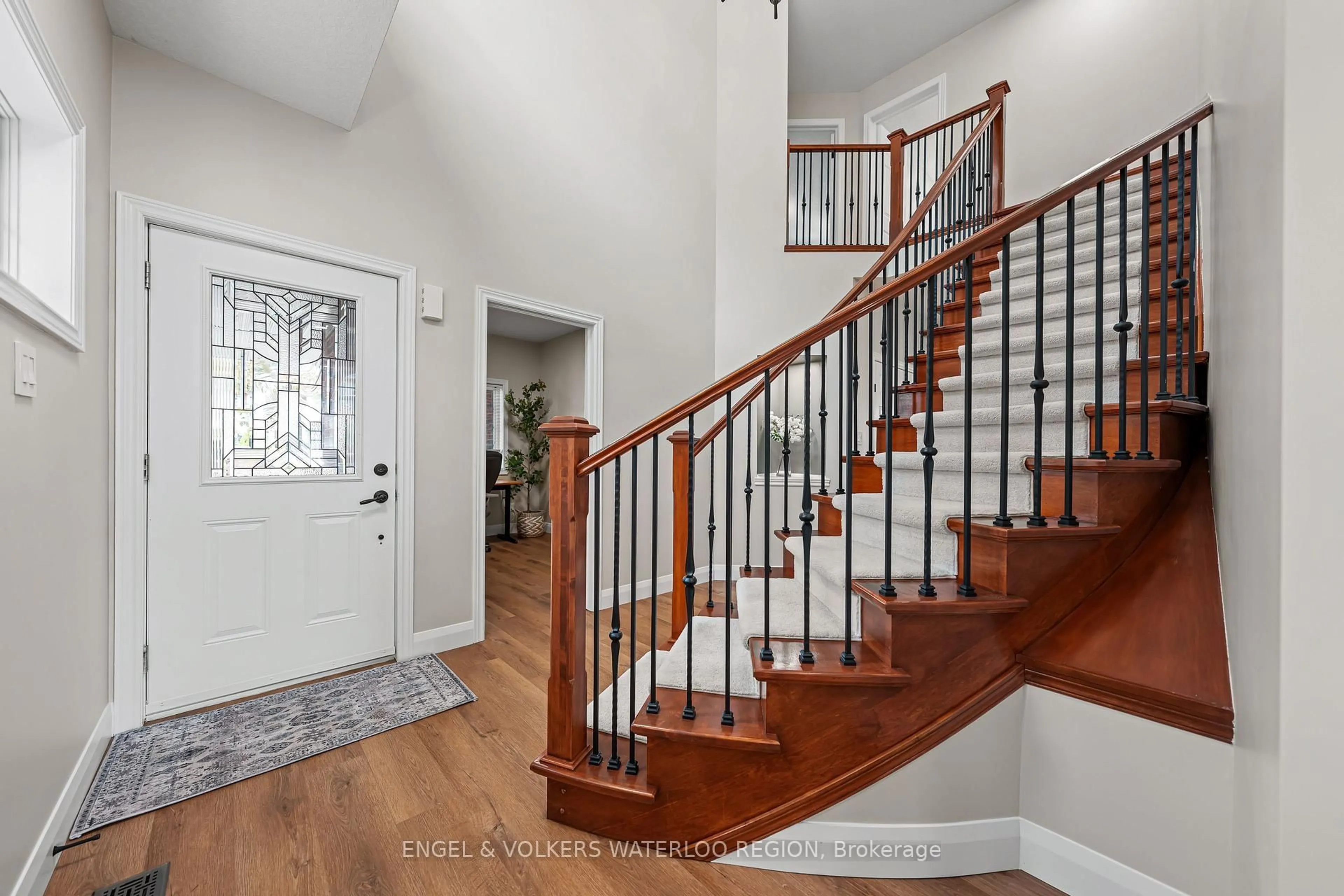 Indoor entryway for 15 Cranbrook St, Kitchener Ontario N2P 2Y2
