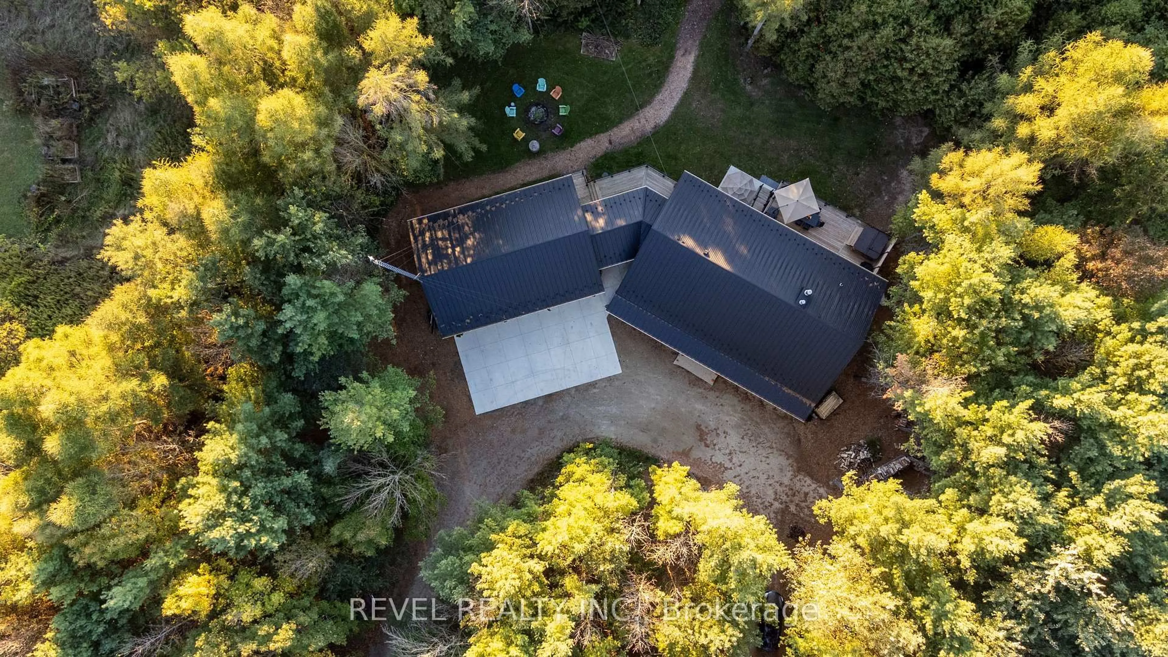 A pic from outside/outdoor area/front of a property/back of a property/a pic from drone, unknown for 7404 Wellington Rd, Mapleton Ontario N0G 2K0