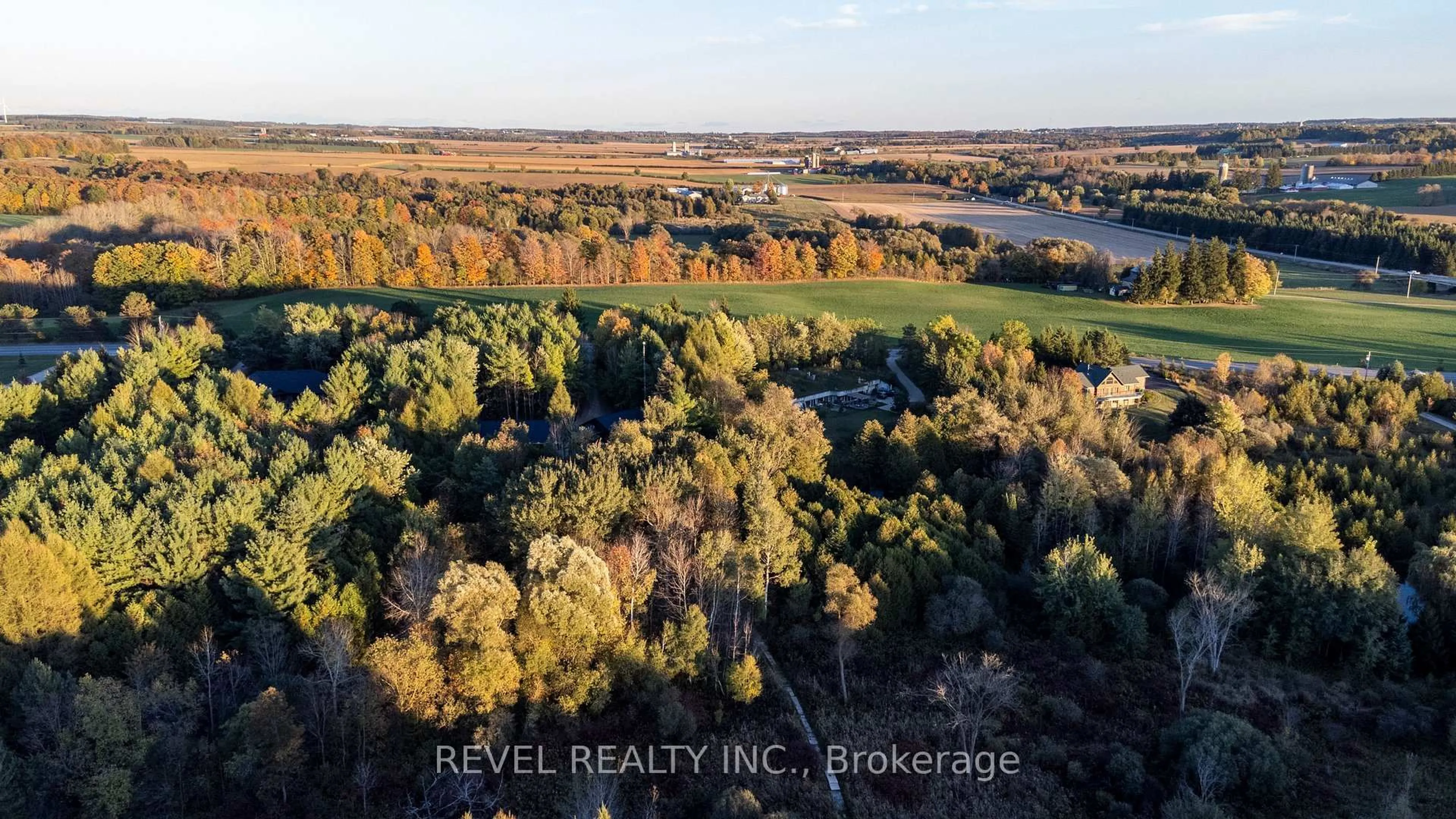 A pic from outside/outdoor area/front of a property/back of a property/a pic from drone, water/lake/river/ocean view for 7404 Wellington Rd, Mapleton Ontario N0G 2K0