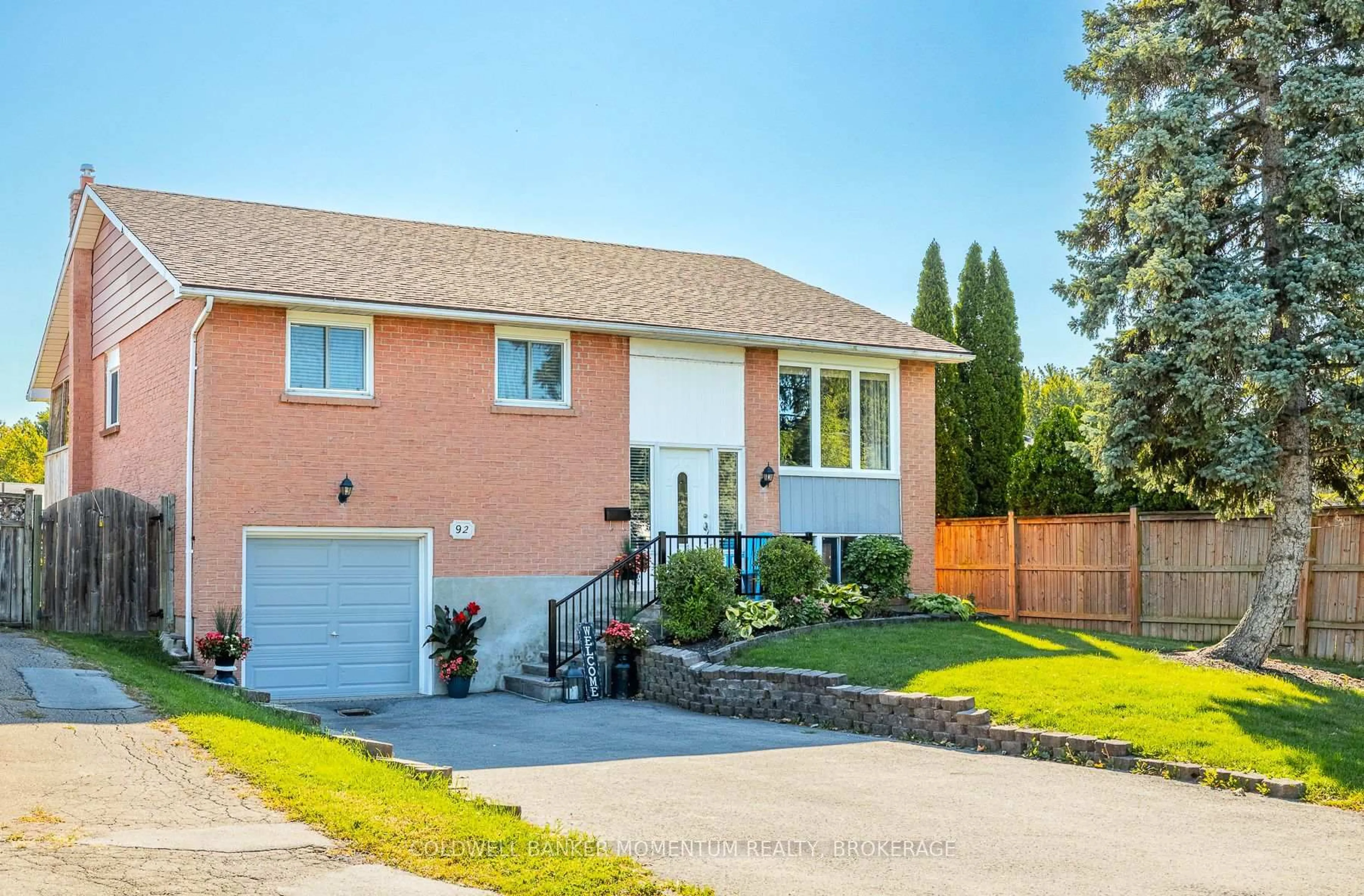 Home with brick exterior material, street for 92 Commerford St, Thorold Ontario L2V 4R2