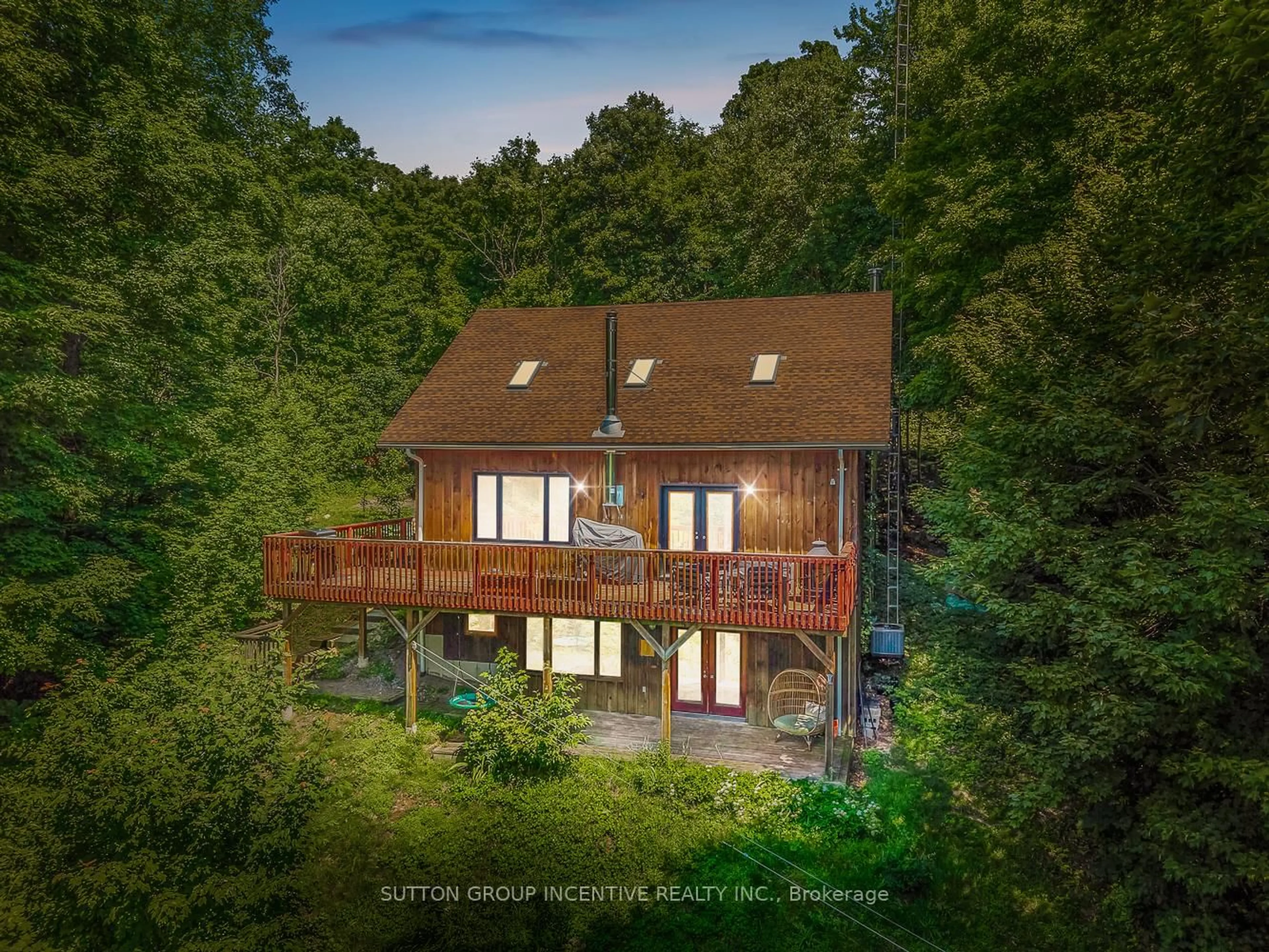 A pic from outside/outdoor area/front of a property/back of a property/a pic from drone, forest/trees view for 806 CLEARWATER LAKE Rd, Huntsville Ontario P0B 1L0