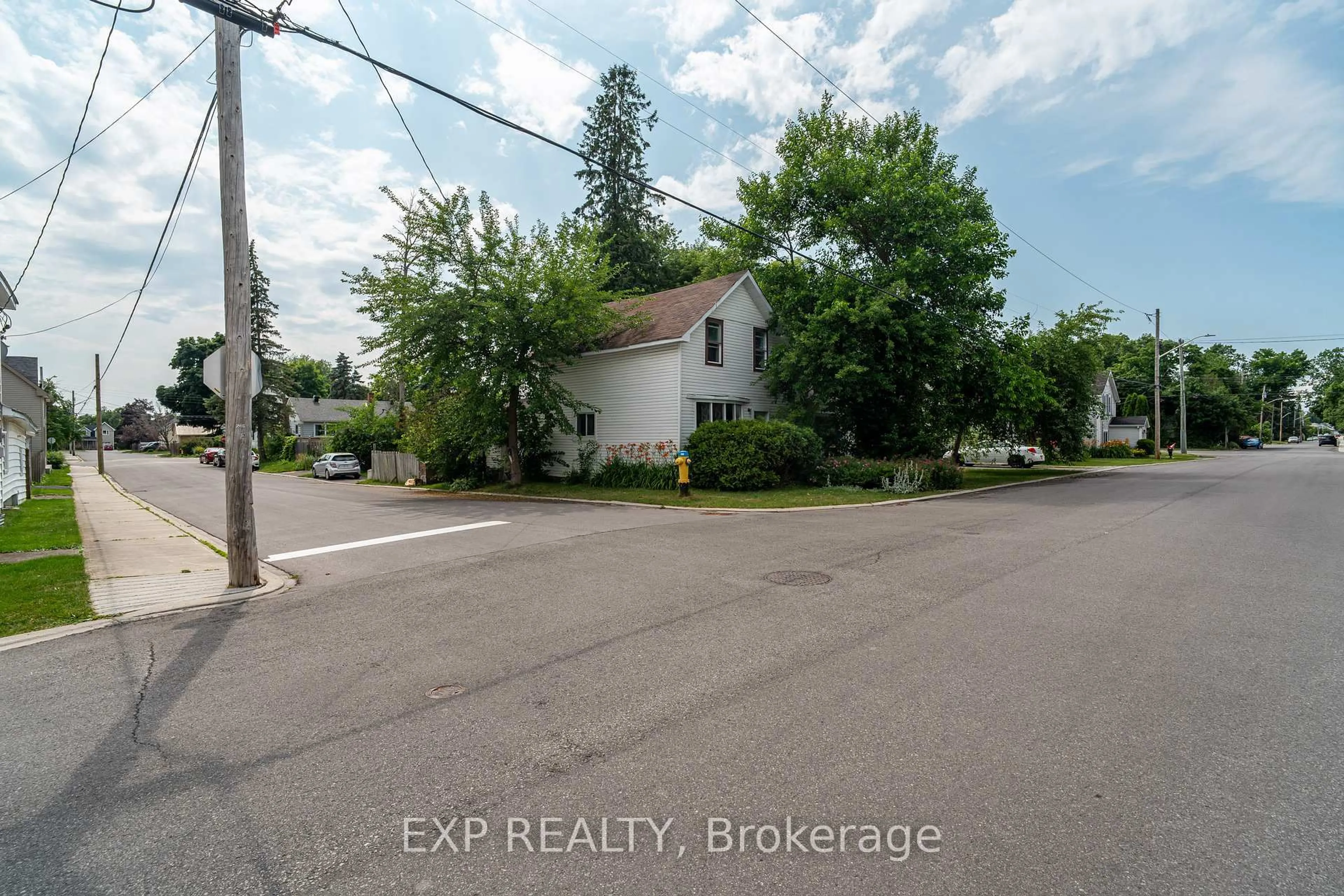 Unknown for 294 Moffatt St, Carleton Place Ontario K7C 3L4