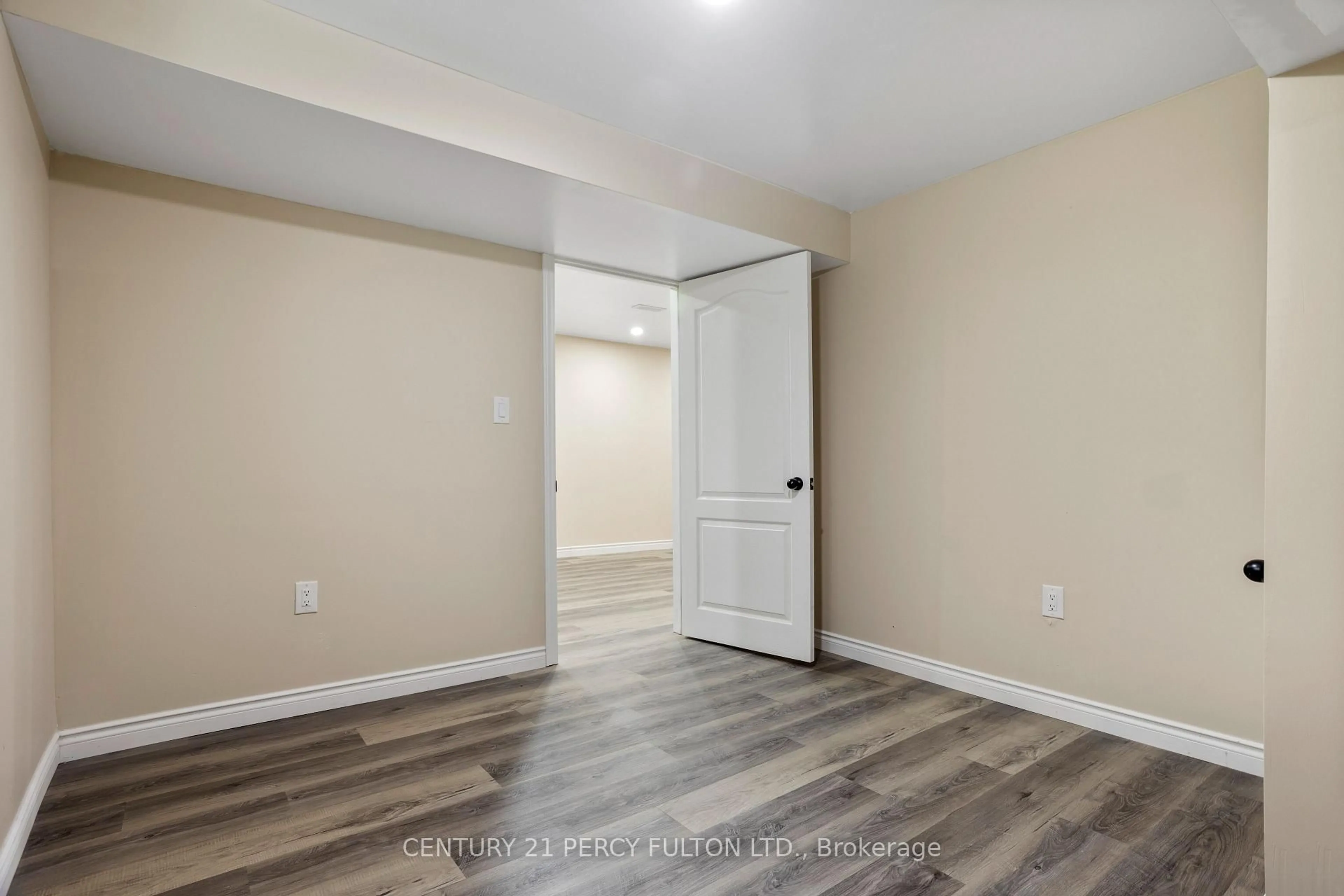 Unknown for 14 Anderson St, Woodstock Ontario N4S 8W9