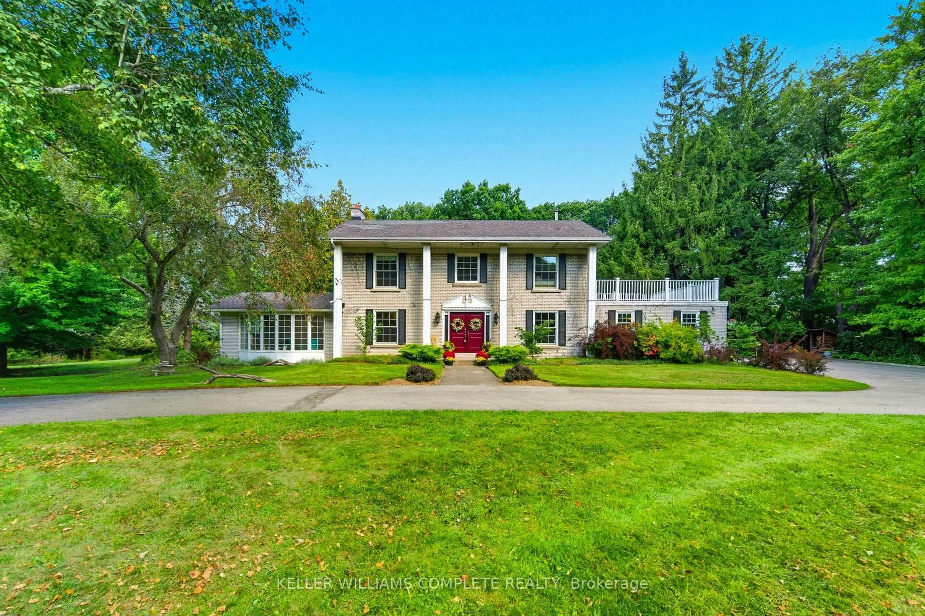 A pic from outside/outdoor area/front of a property/back of a property/a pic from drone, street for 345 Jerseyville Rd, Hamilton Ontario L9G 5C3