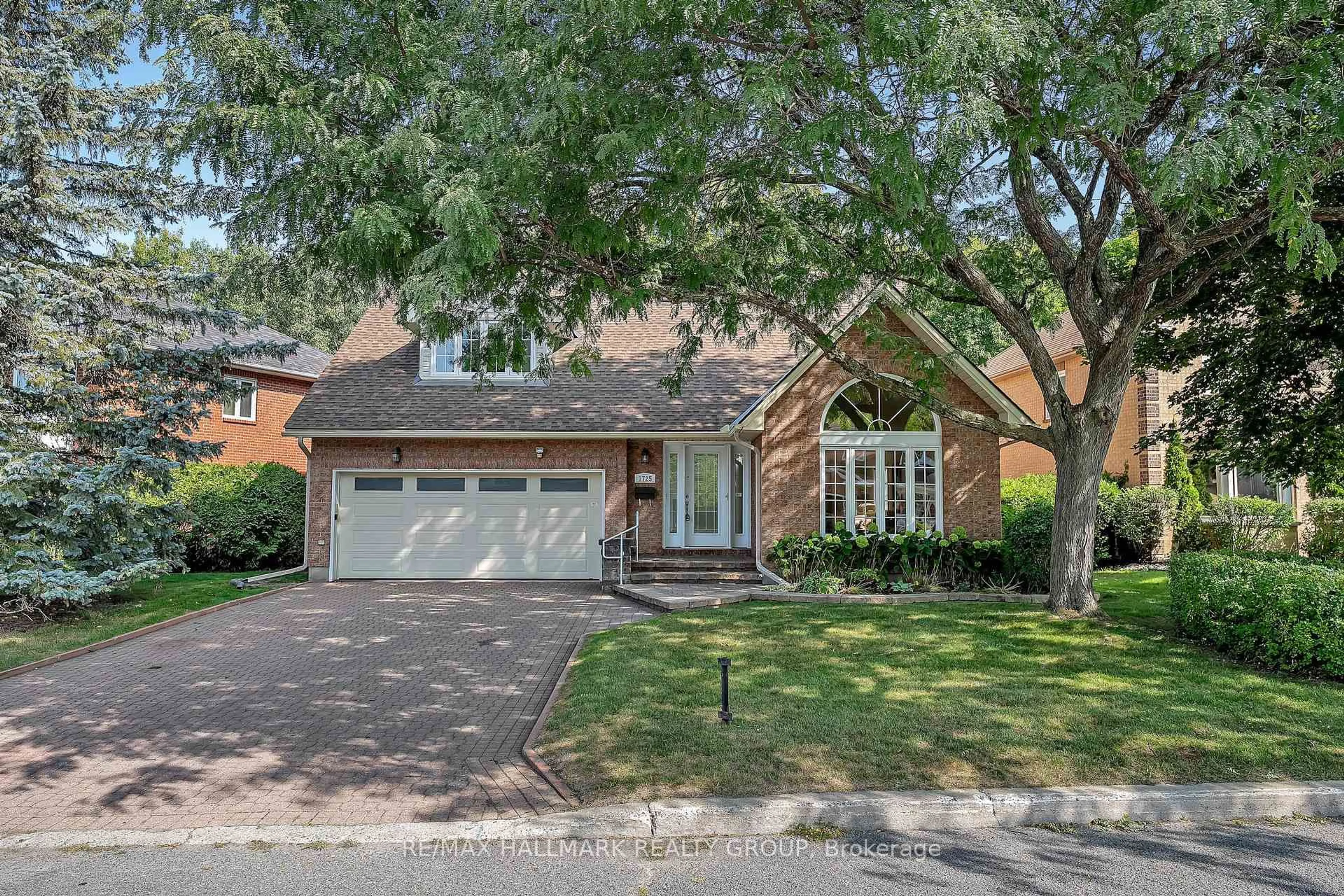 Home with brick exterior material, street for 1725 Autumn Ridge Dr, Ottawa Ontario K1C 6Z1