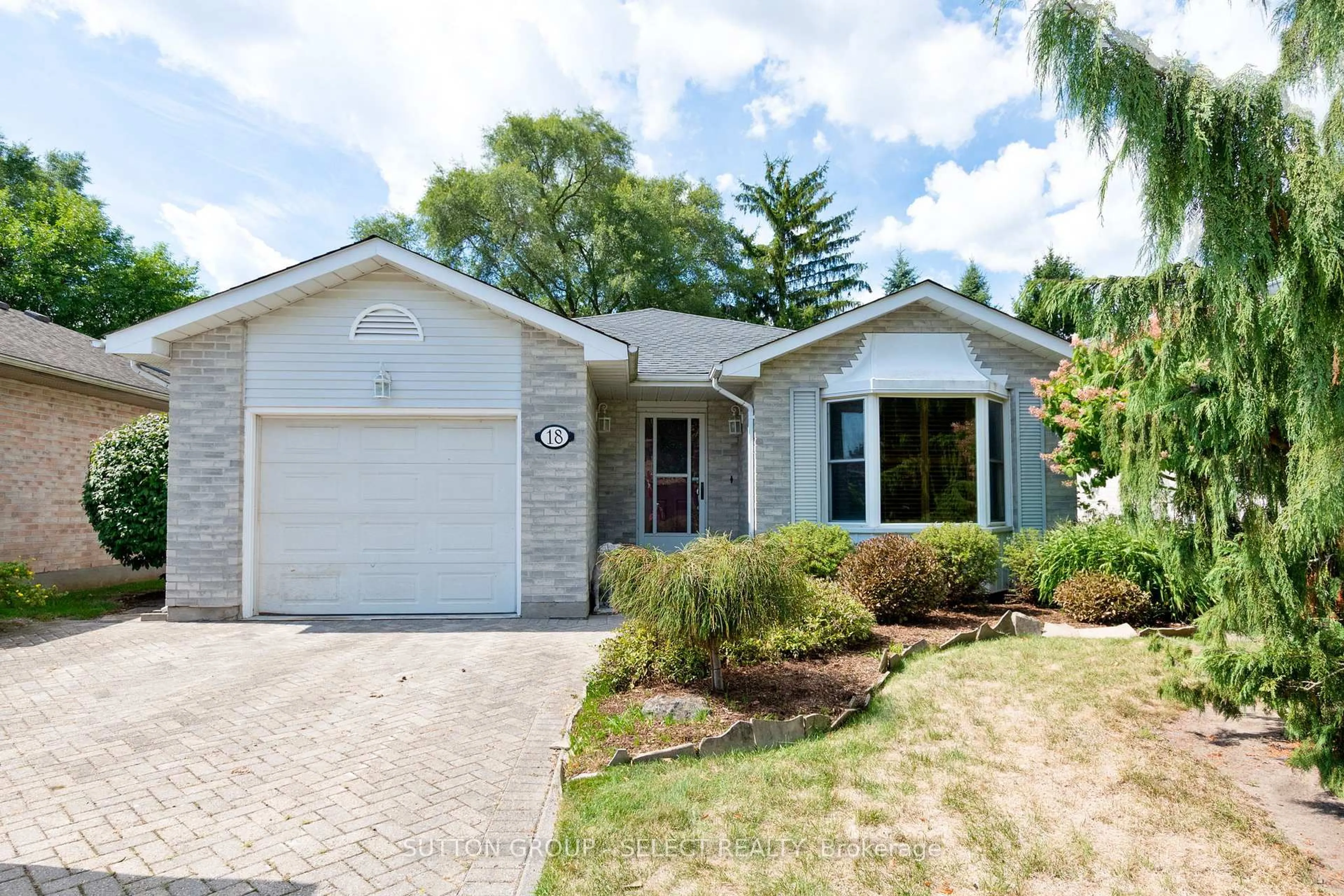 Home with vinyl exterior material, street for 18 Benedict Crt, London East Ontario N5Y 5H6